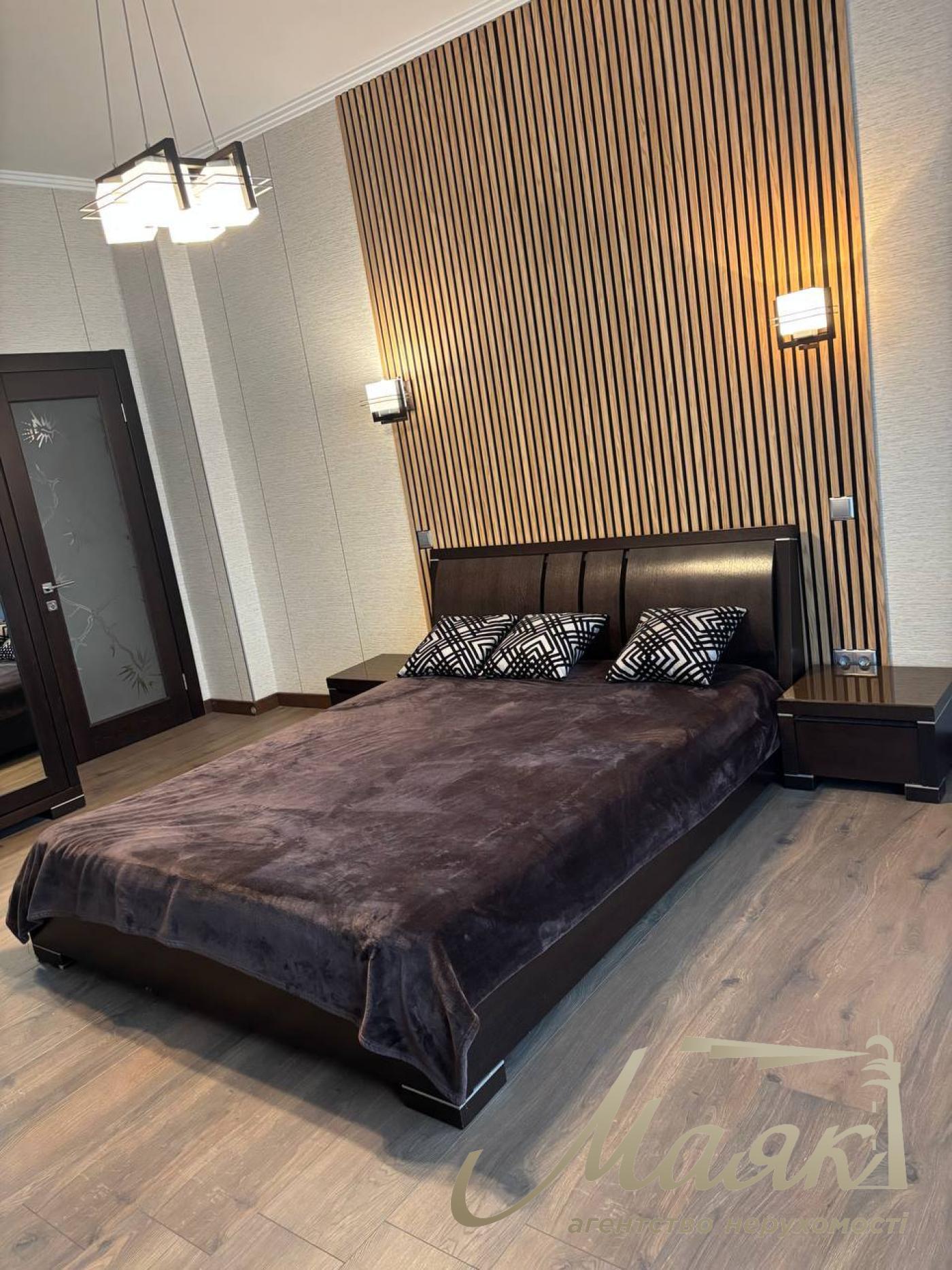 Rent 2-bedroom apartment 85m2 LCD Novopecherskie Lipki str. Andrey Verkhoglyada