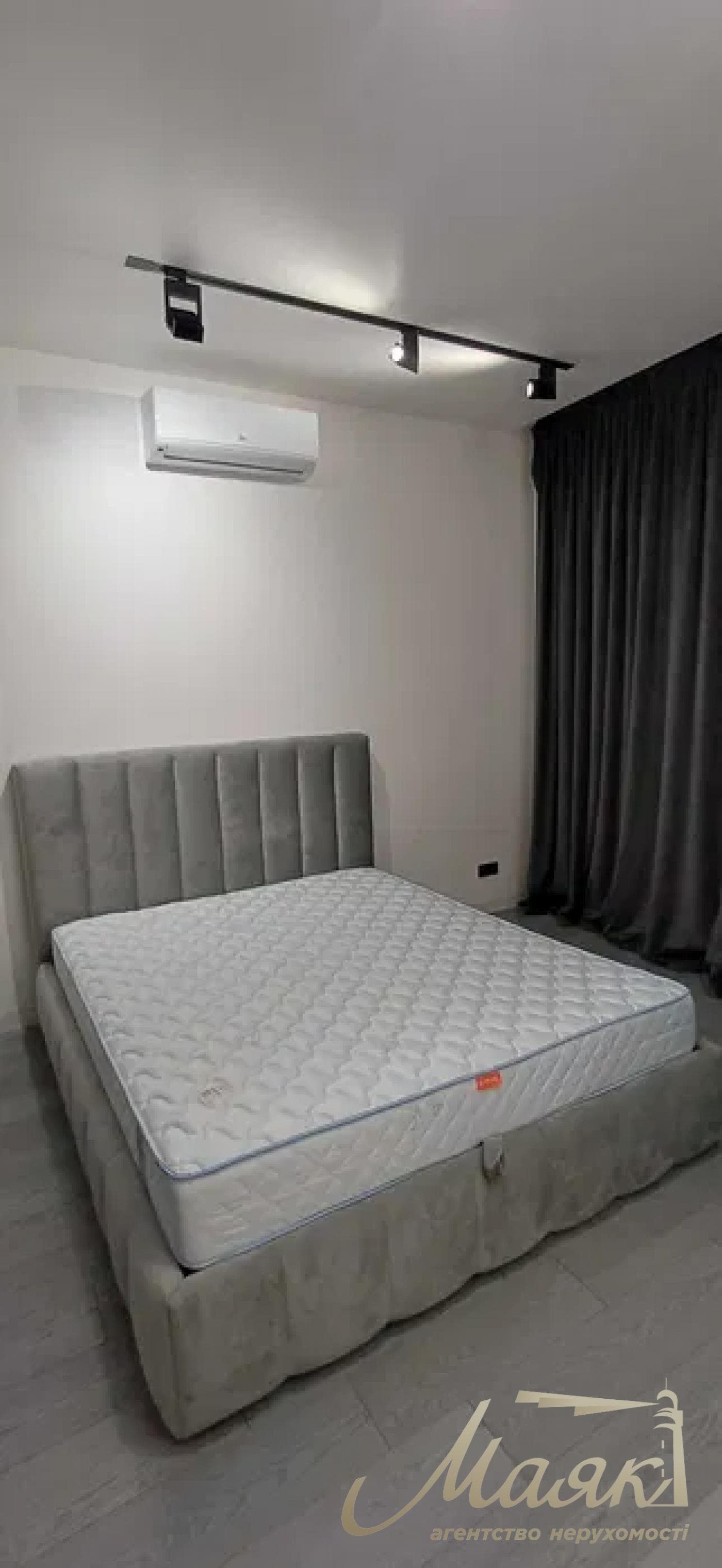 Оренда 3-кімнатної квартири в ЖК Ярославів Град, 82м², Львівська площа, Центр, Київ