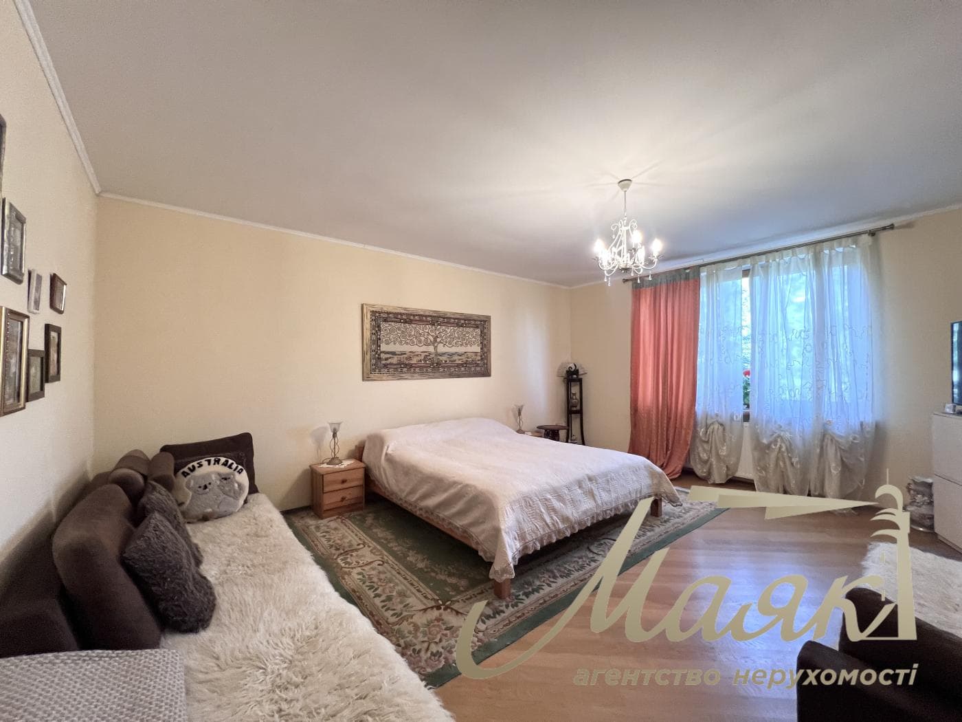 Продаж 3-х поверхового будинку 380м2, Крушинка