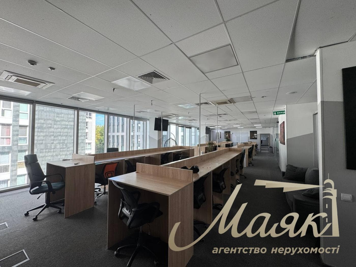 Office space for rent: 972 m² in the business center at 15 Leipzigskaya St., Pechersky District.