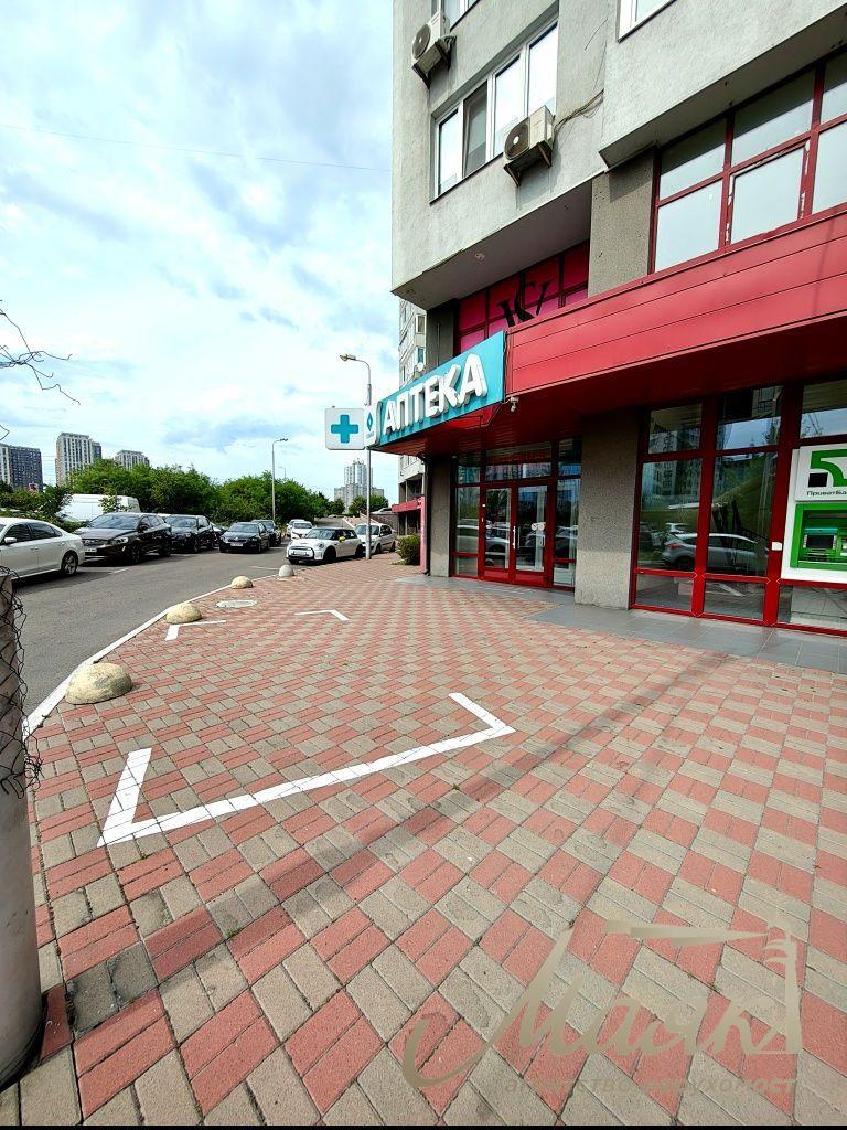 Продаж фасадного приміщення 168 кв.м. Осокорки. вул. Є.Чавдар