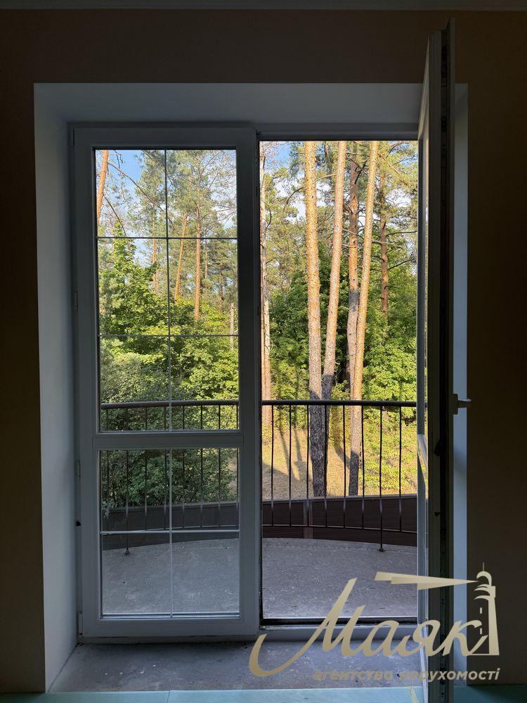 Продаж будинку в закритому КМ AlpenPark серед лісу