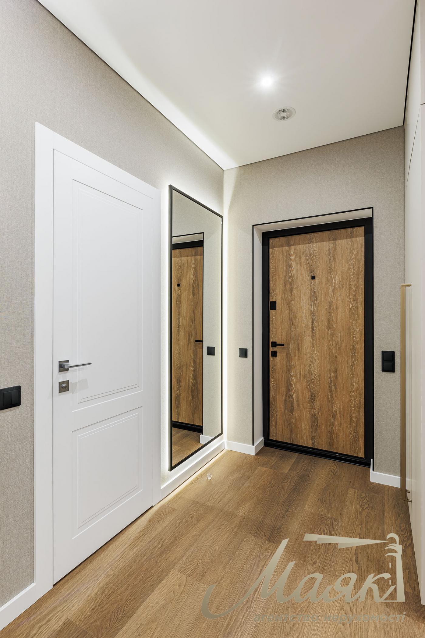 Продажа 1-комнатной квартиры с ремонтом ЖК Варшавский 3, Виноградарь, Киев