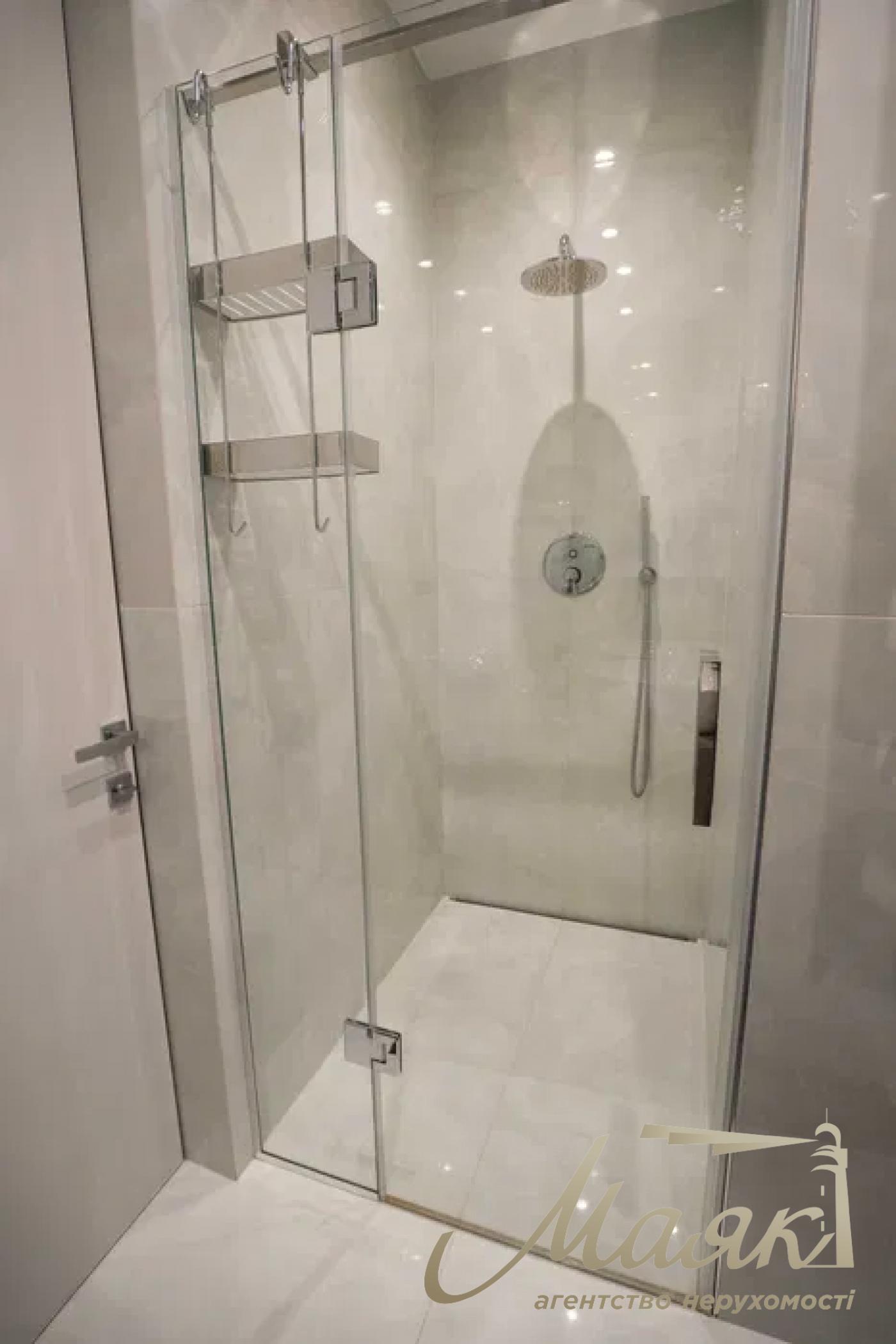 Rent 3-bedroom apartment in LCD Novopecherskie Lipki, 105 m², Pecherskiy district, Andriy Verkhoglyada (Dragomirov), 17-B., Kyiv