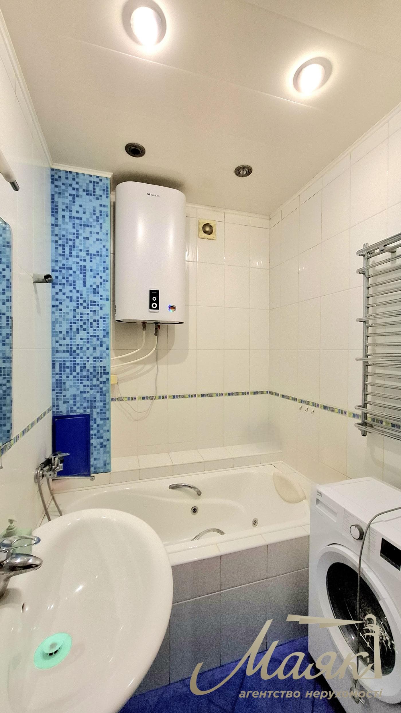 Rent a renovated 3-bedroom apartment in Kyiv, Right Bank, Solomyanskyi District, 40 Lypkivskoho St., Vokzalna Metro Station