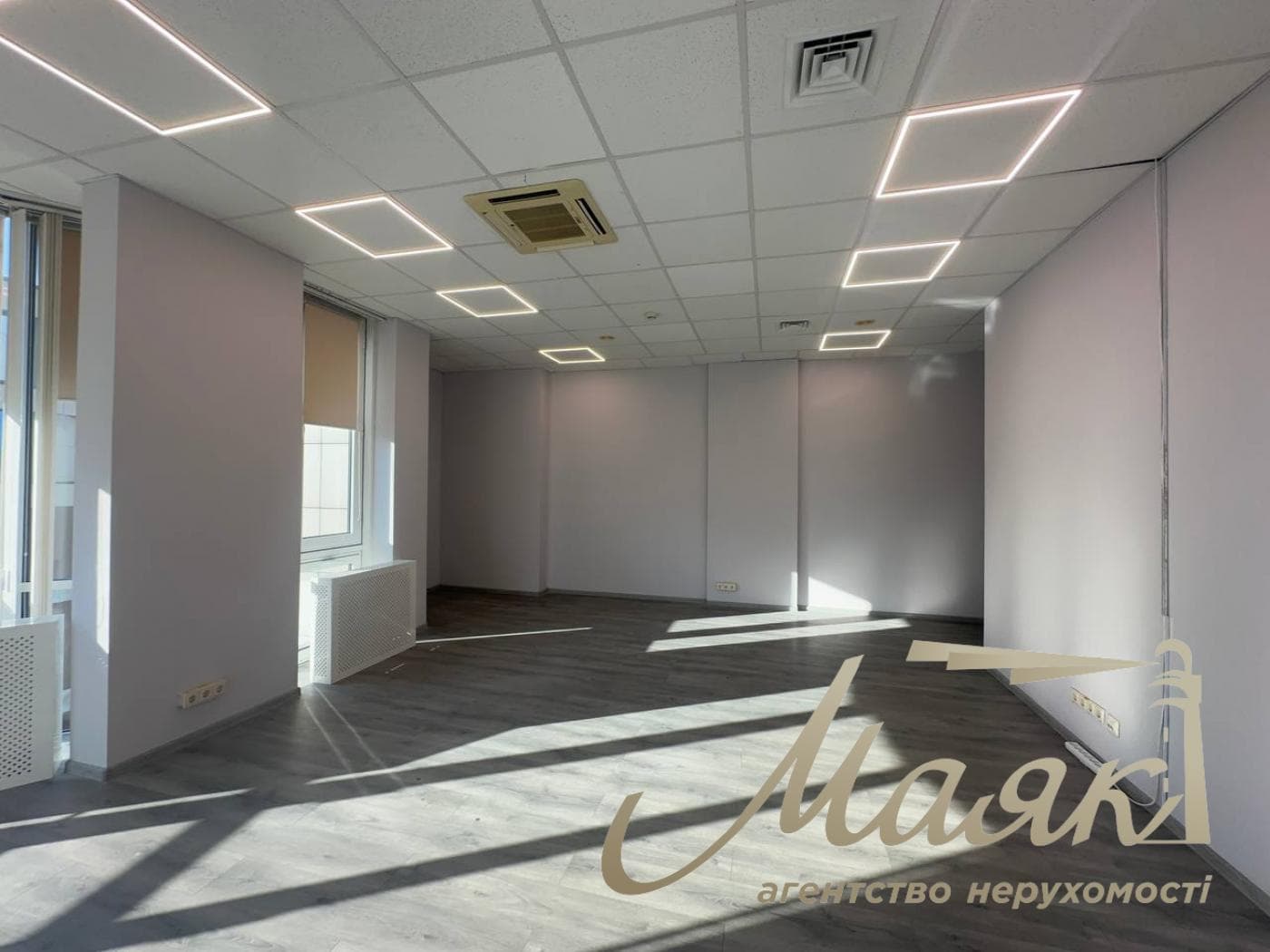 Оренда офісу площею 500 м² на провулку Крестовому, 2, Арсенальна.