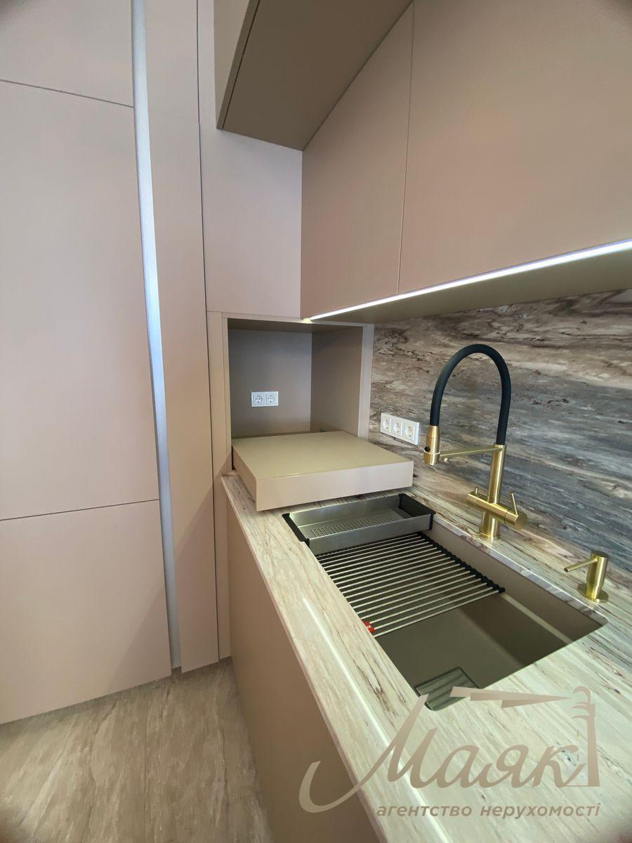 Продажа 4-х комнатной квартиры в ЖК Новопечерская Вежа