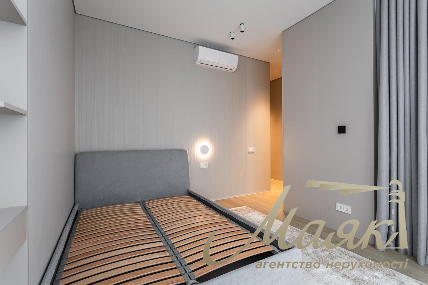 Продаж 4-кімнатної квартири ЖК Новопечерські Липки вул. Верхогляда (Верхогляда)