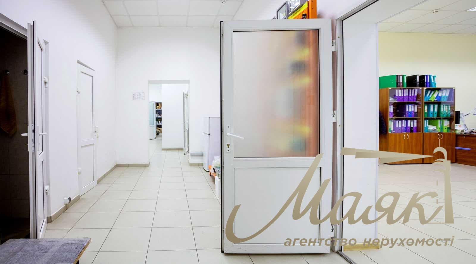 Оренда офісу площею 238 м² на вул. В'ячеслава Черновола, 25, Шевченківський