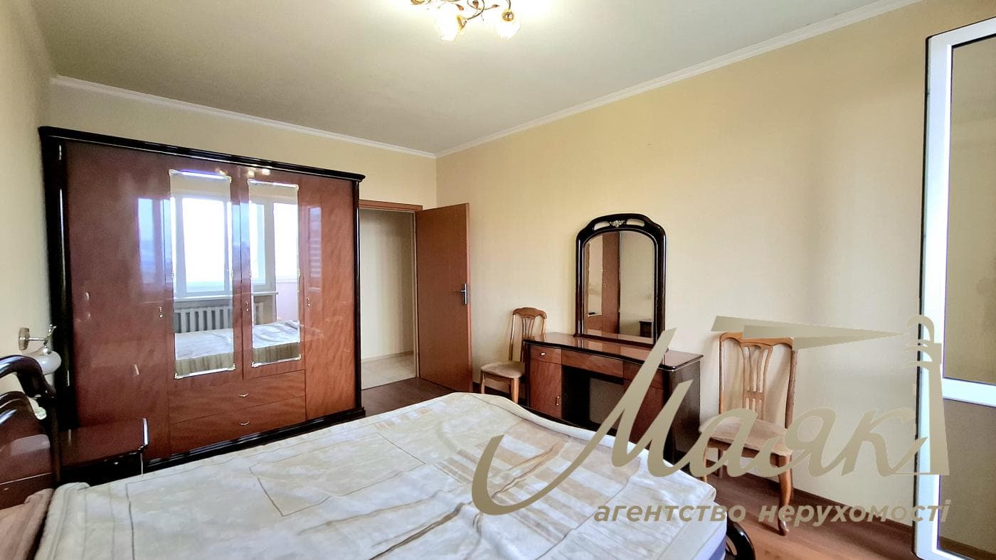 Продаж 3-кімнатної квартири біля станції метро «Печерська», вул. Лесі Українки