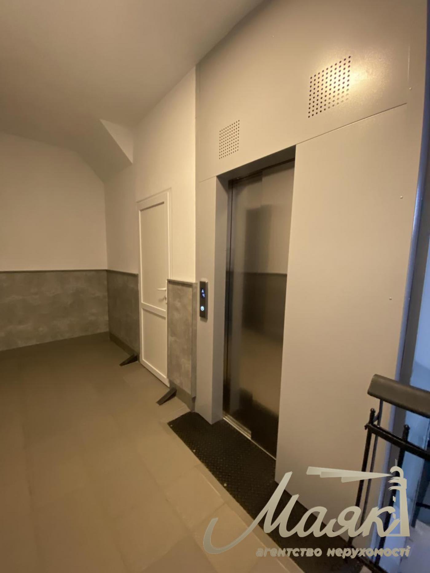 Продаж квартири в історичному центрі міста вул. Богомольця 278м2