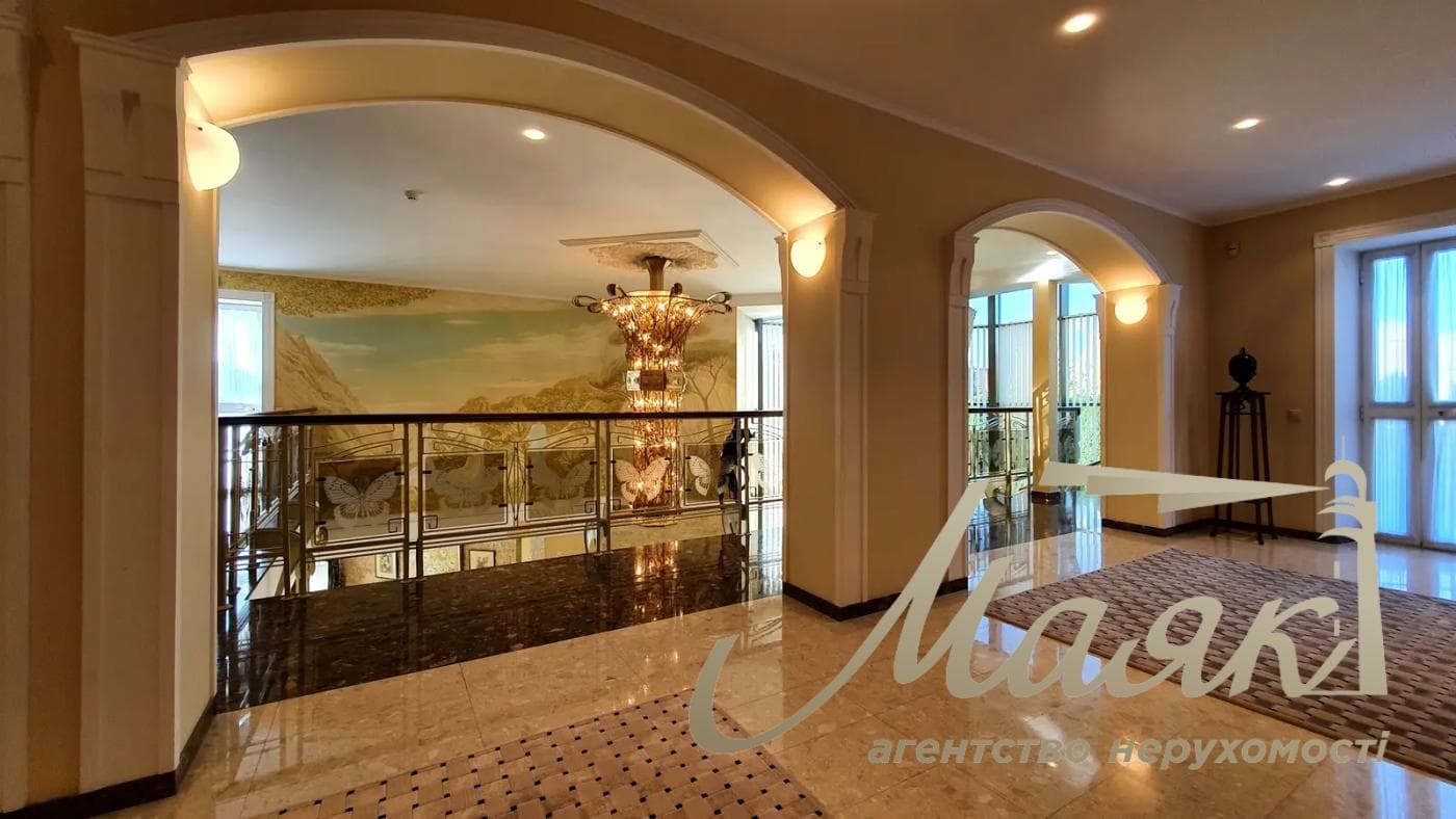 Selling a house on the Dnieper 700m2 in s.Kozin, Dam 2 km with a swimming pool in Kozin/Koncha Zaspa, Obukhiv direction, Kyiv region 45 hectares of land.