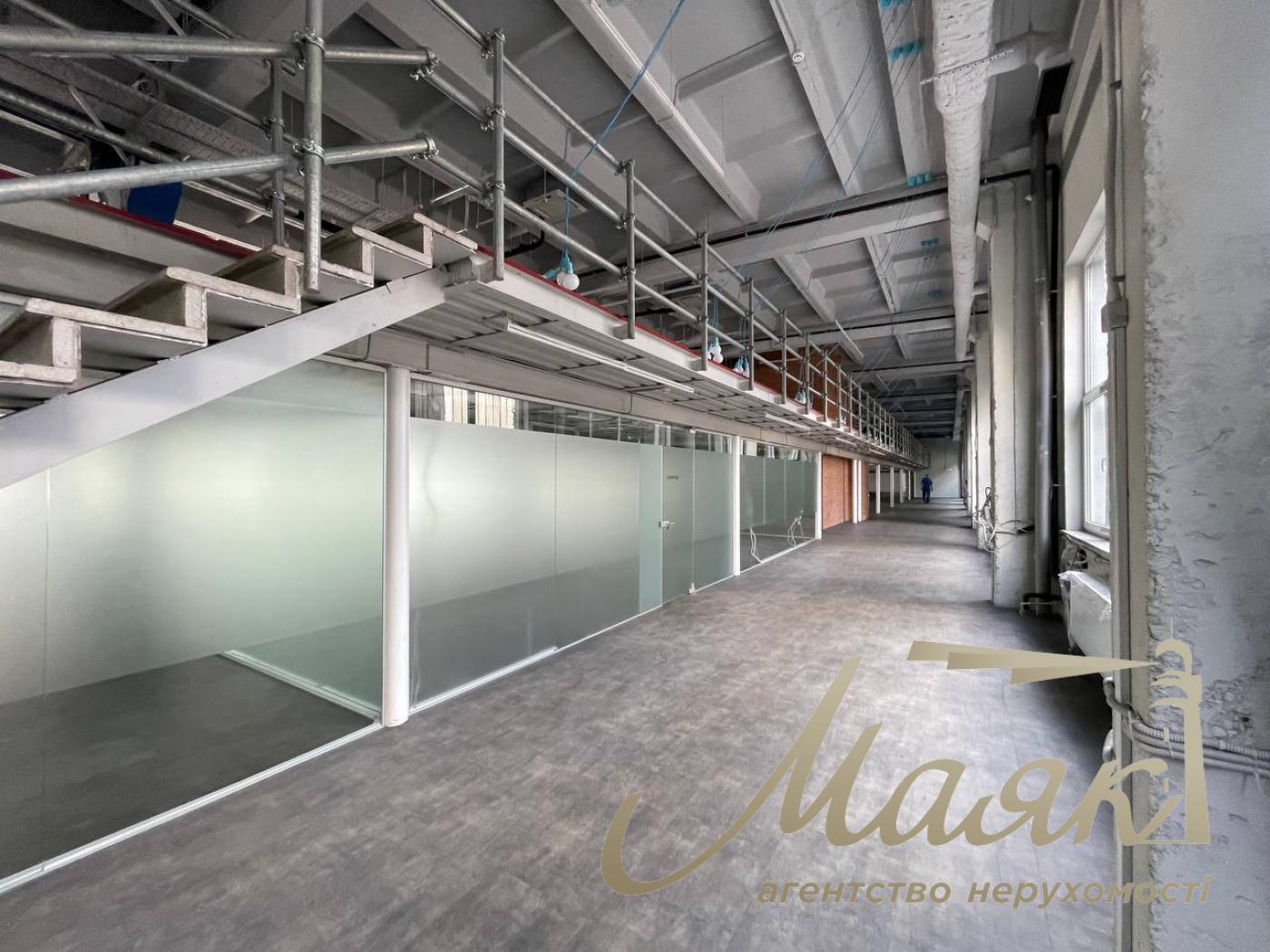 Аренда офисного помещения 1712м2 возле м. Политехнический институт