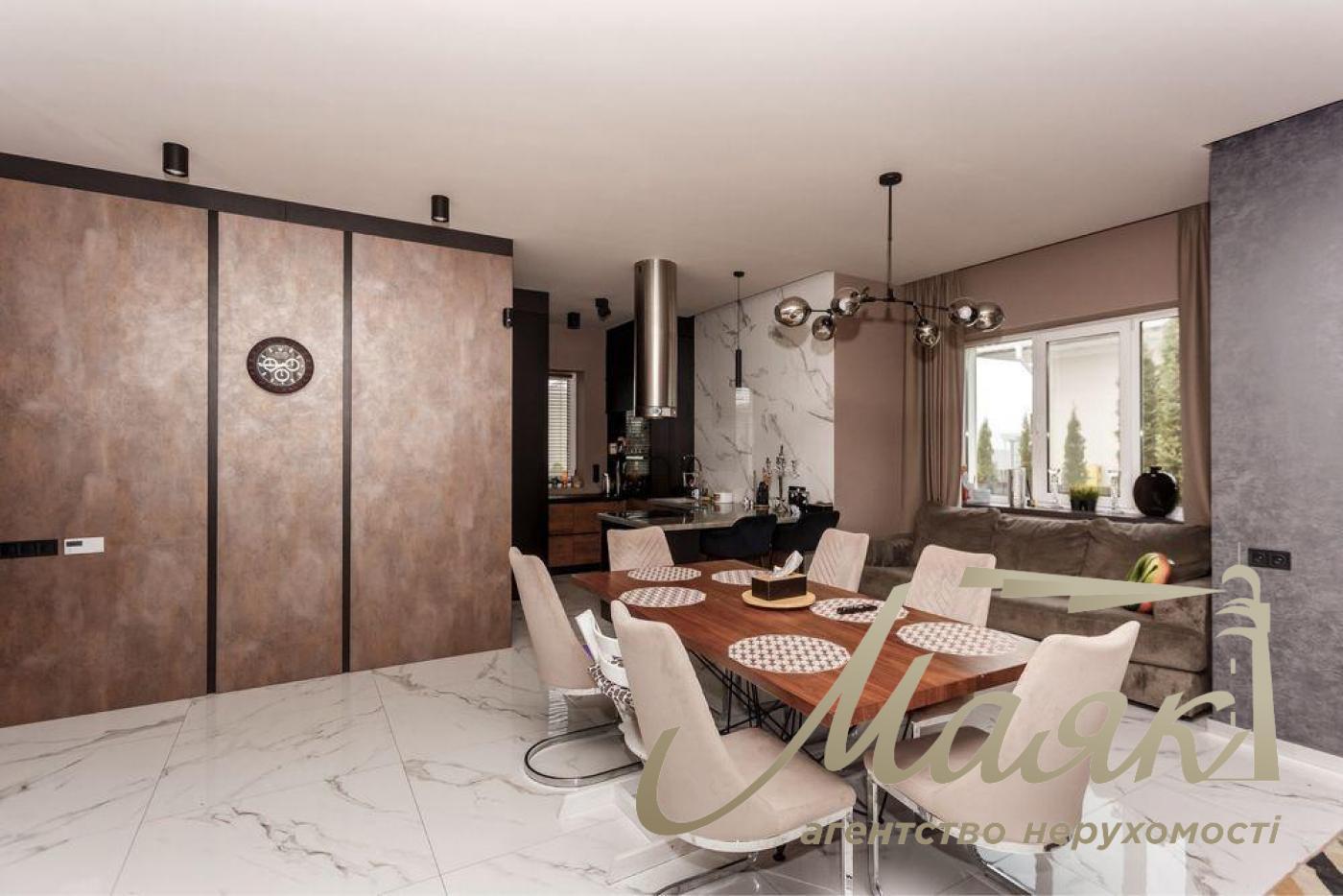 Продаж 2-поверхового будинку 210м2 с.Підгірці, Романків