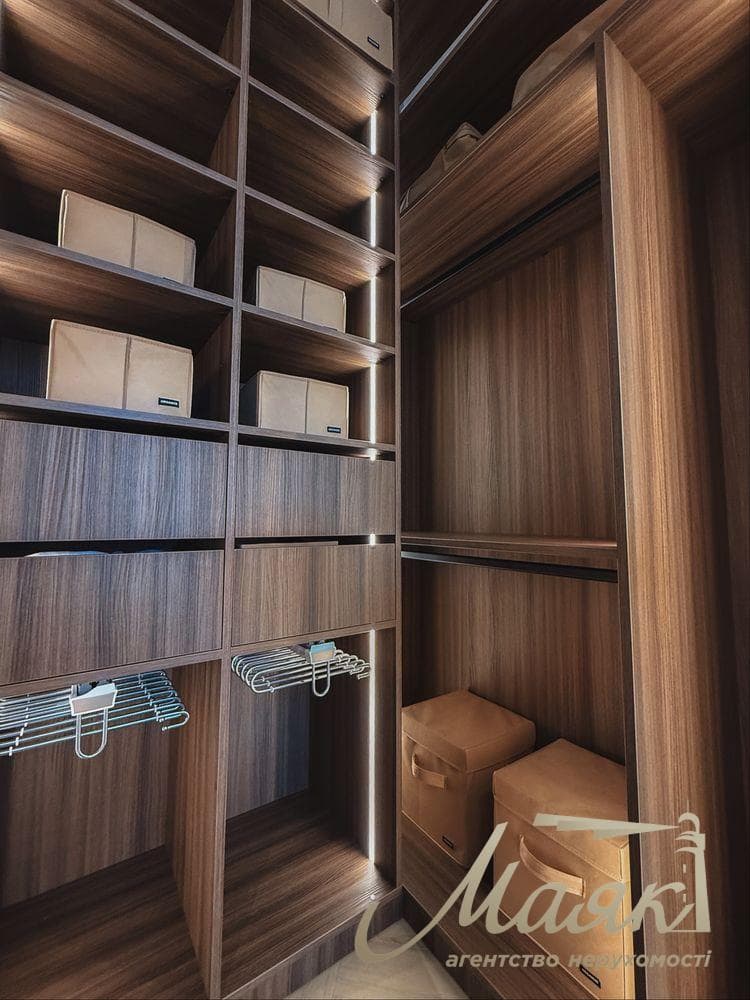 Продаж сучасної квартири площею 68 м², ЖК «Каховська», Лівобережна