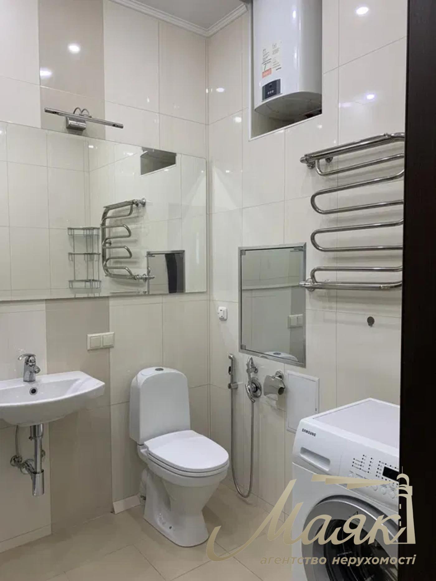 Rent 2k apartment (63 m²) in Residential Complex Novopecherskie Lipki