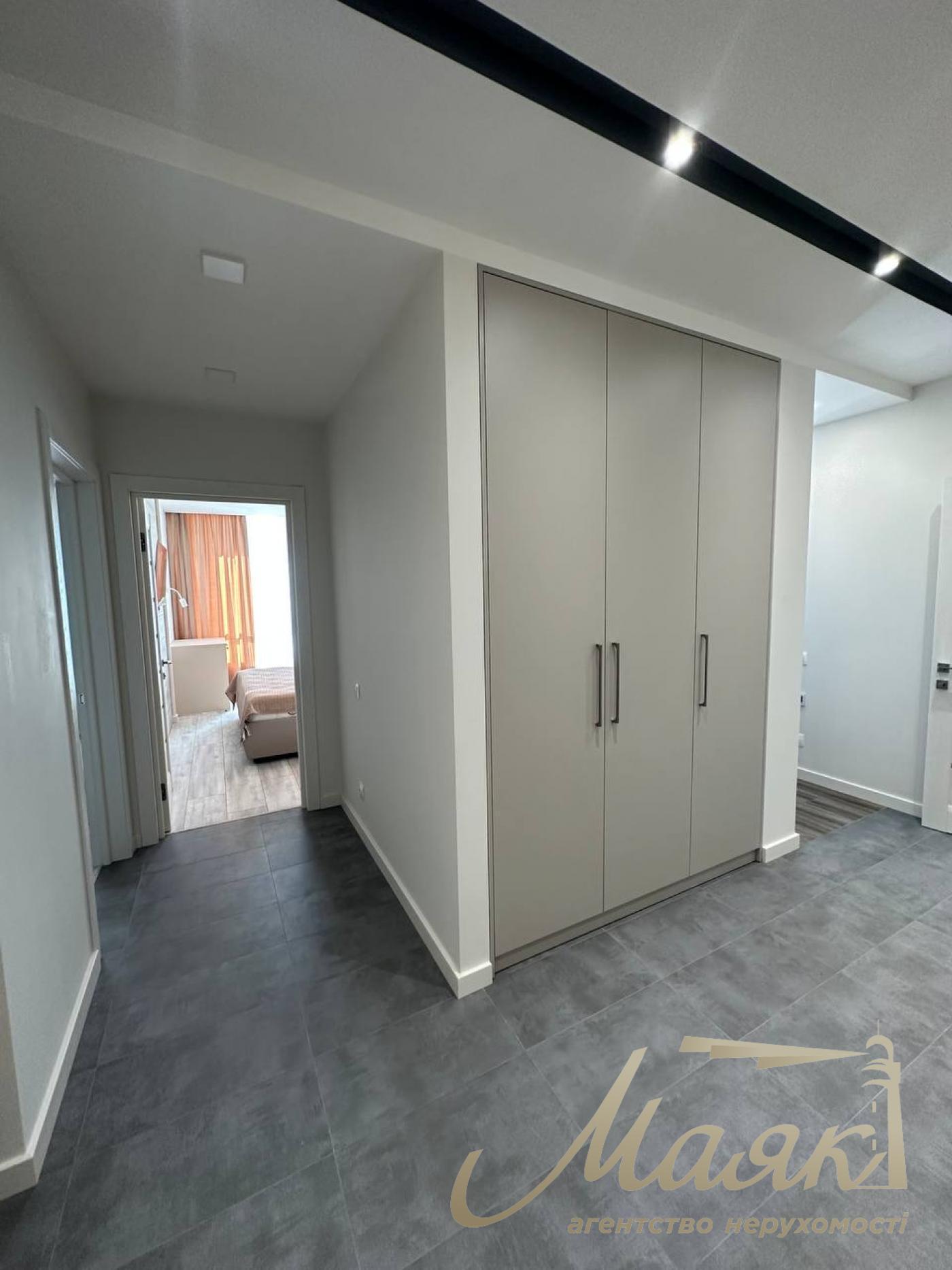 Rent 3-room apartment in Vladimirsky Residential Complex