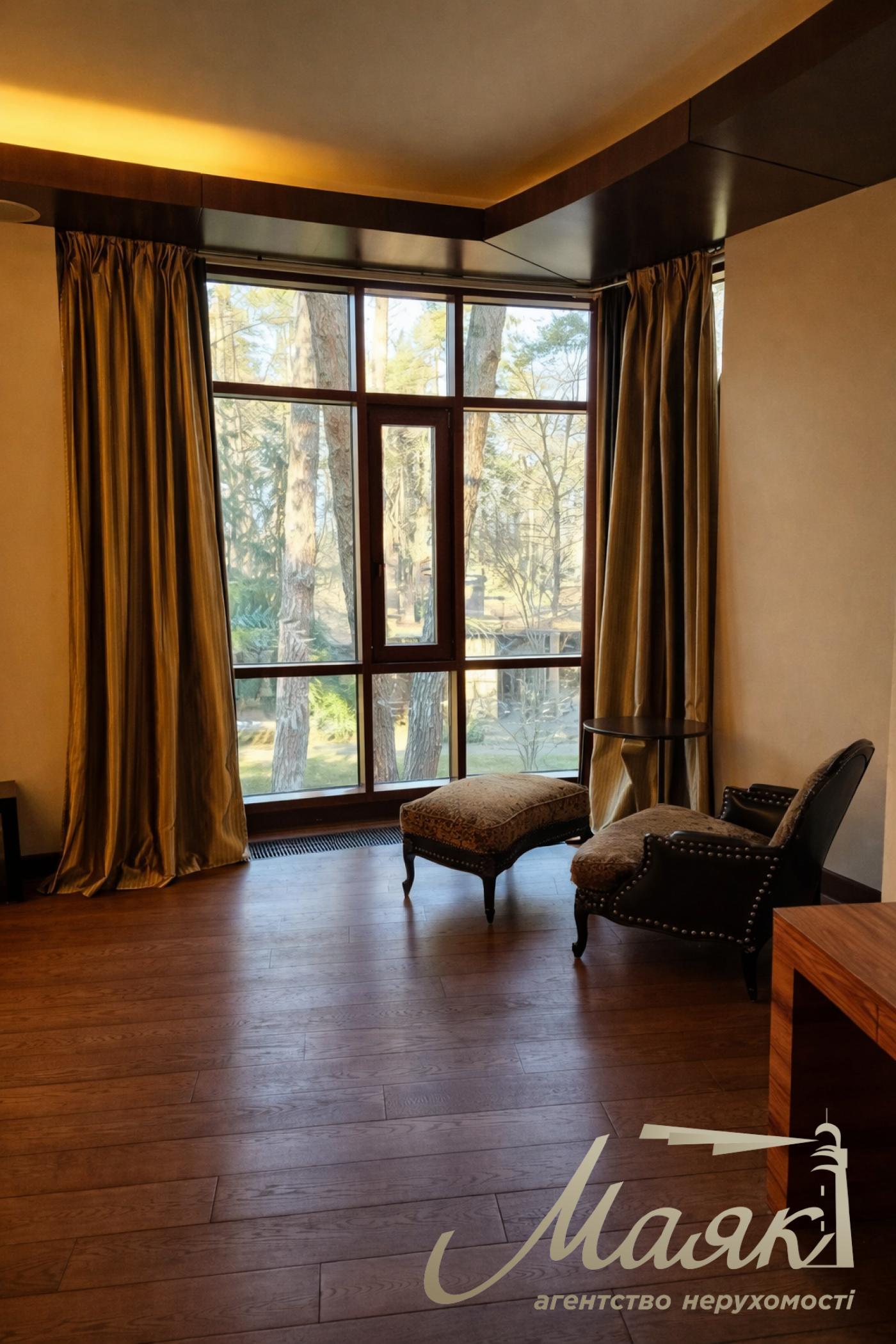 Оренда будинку в Плютах, Обухівський напрямок, 435 м², 28 соток, SPA-зона.