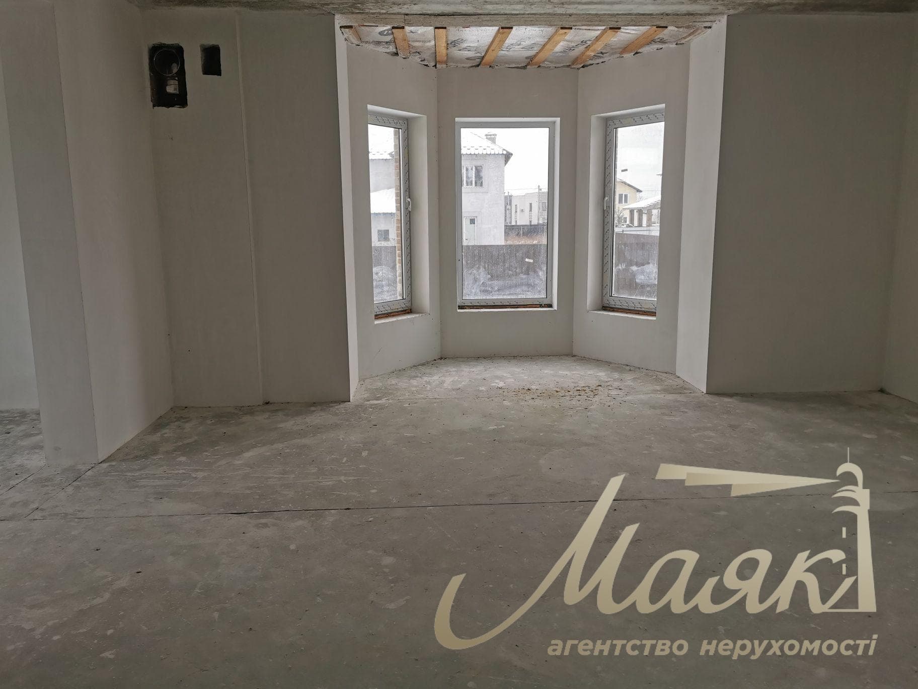 For sale 2-storey house 200m2, in the village. Gatnoye, 7 minutes from the metro Teremki, Kyiv region.