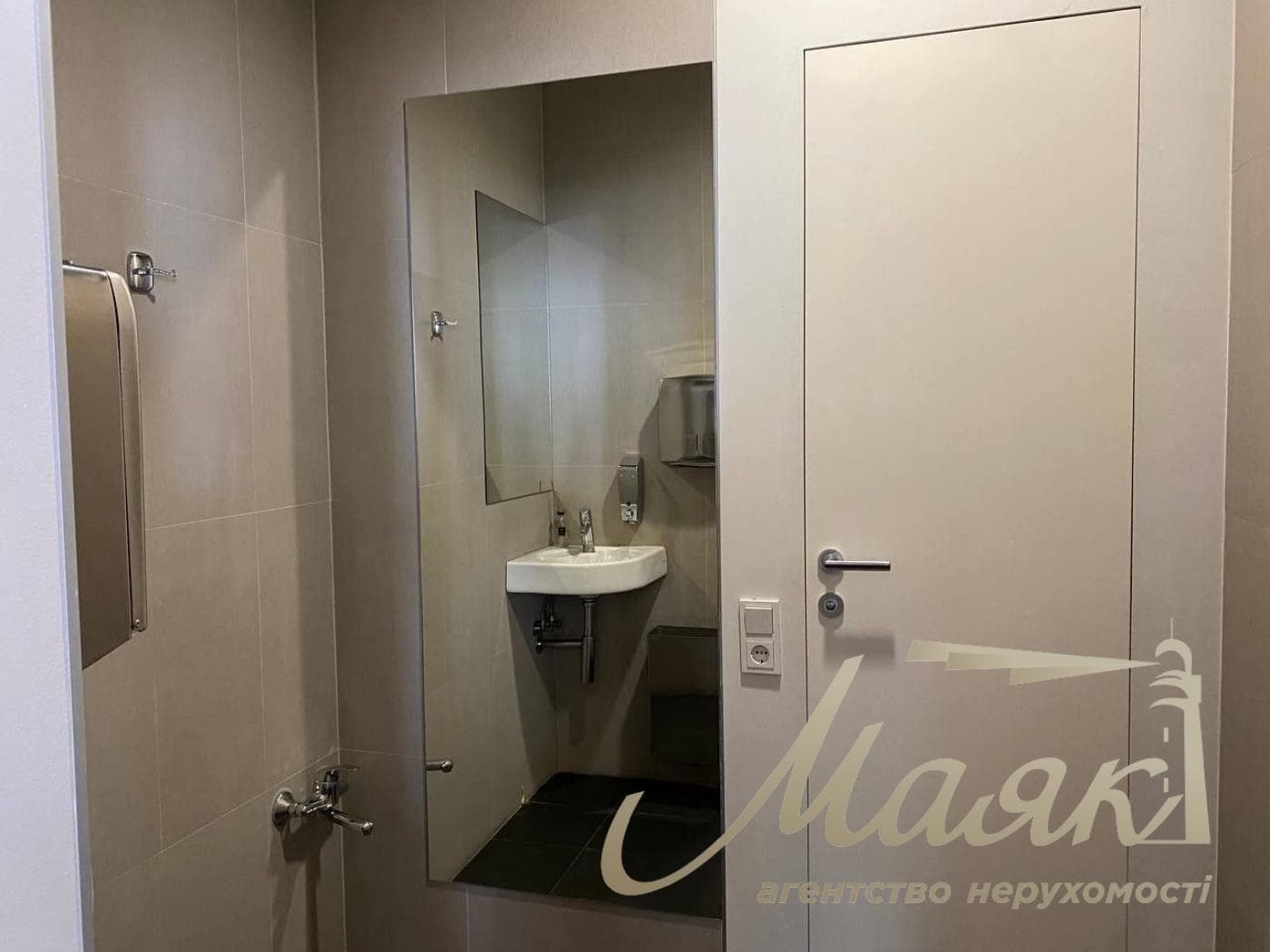 Оренда офісу площею 1620 м² у бізнес-центрі «Парус», вул. Мечникова, 2, «Гуллівер»