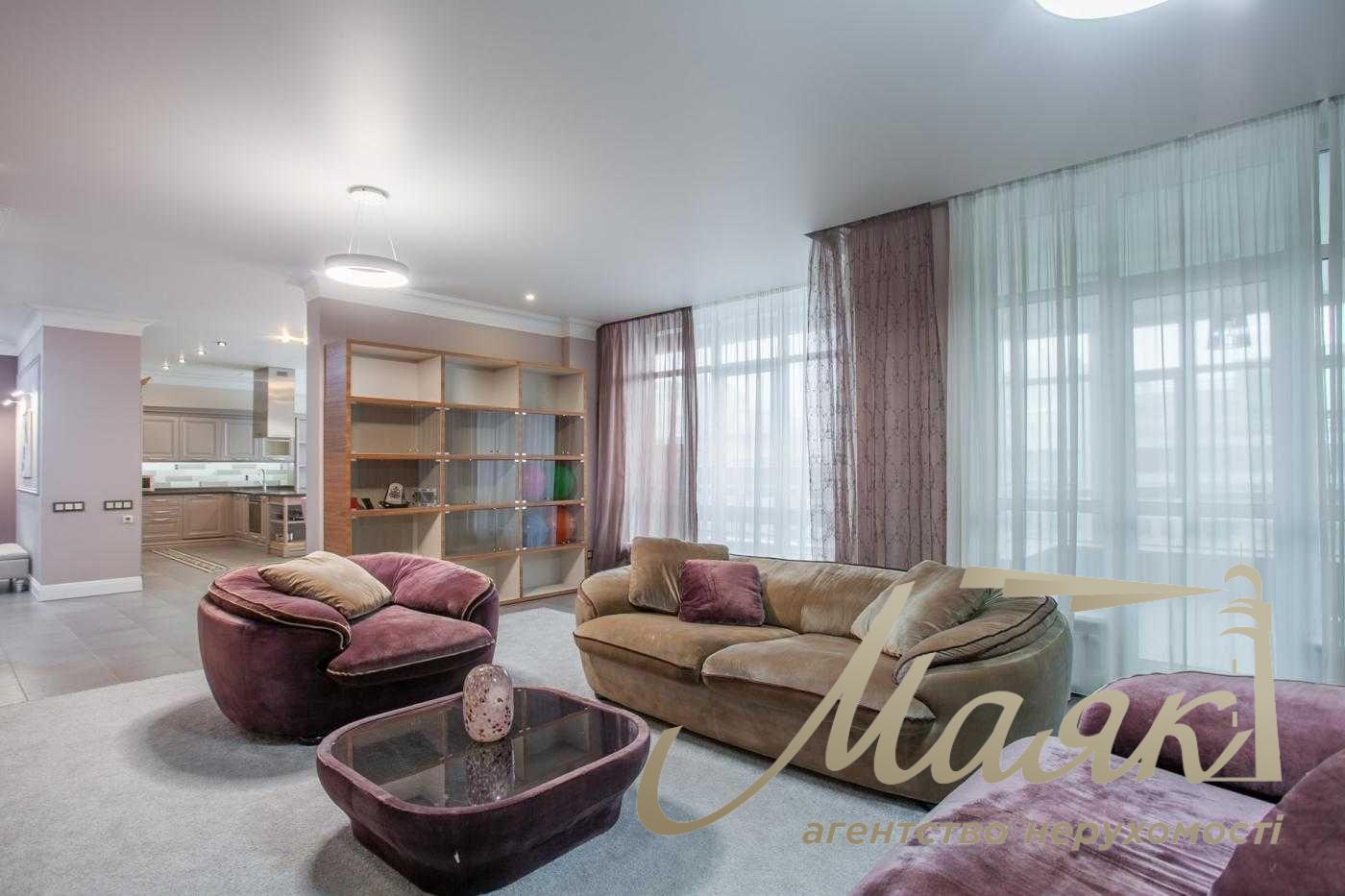 Rent apartment in LCD "Novopecherskie Lipki", 240 m², Verkhoglyada str., 4 rooms