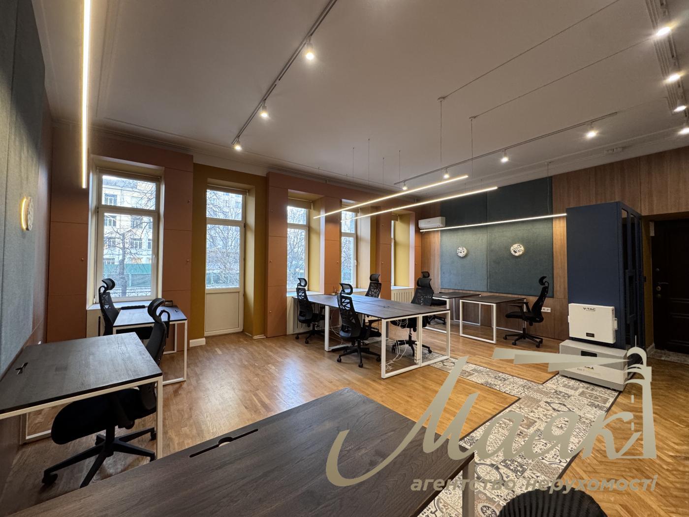 Аренда меблированного офиса 110 кв.м. на ул Владимирская 92