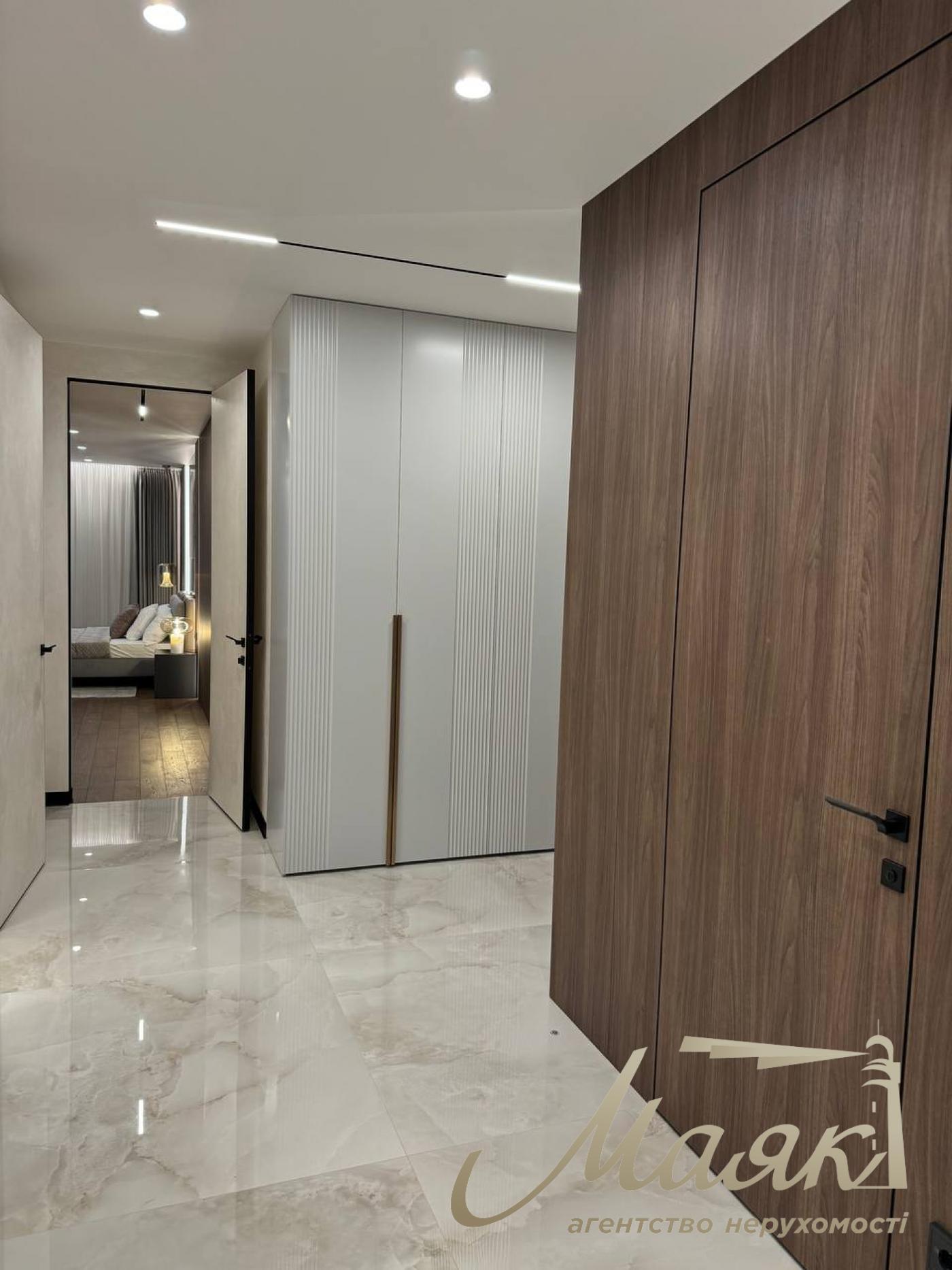 Продажа 3к квартиры  ЖК Французский Квартал-2 125м2