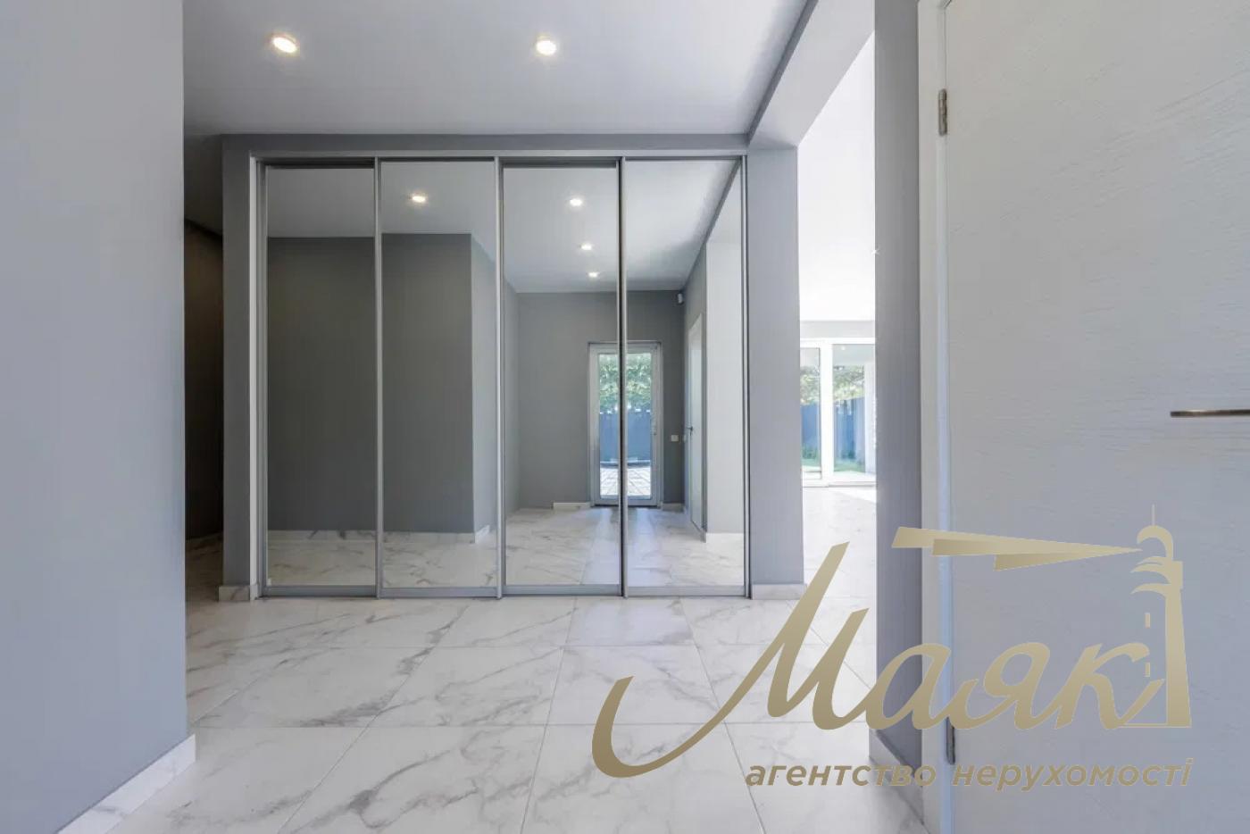 Sale of house in Kozin