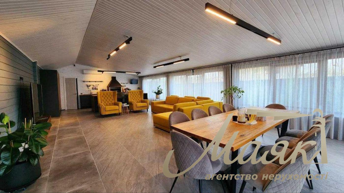 Sale of a house 280m2 with a swimming pool in the village of Romankov, Kiev region, Kiev-Svyatoshinsky district.