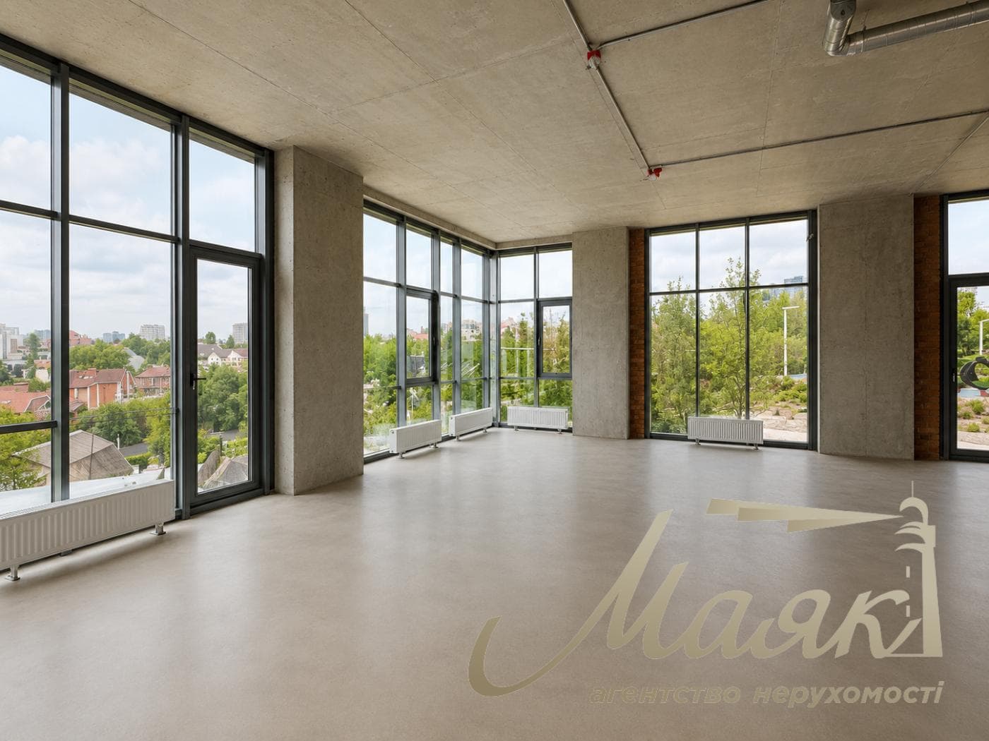 Rent a facade room 72.88m2 Dragomirova str. in the LCD "Novopecherskie Lipki"