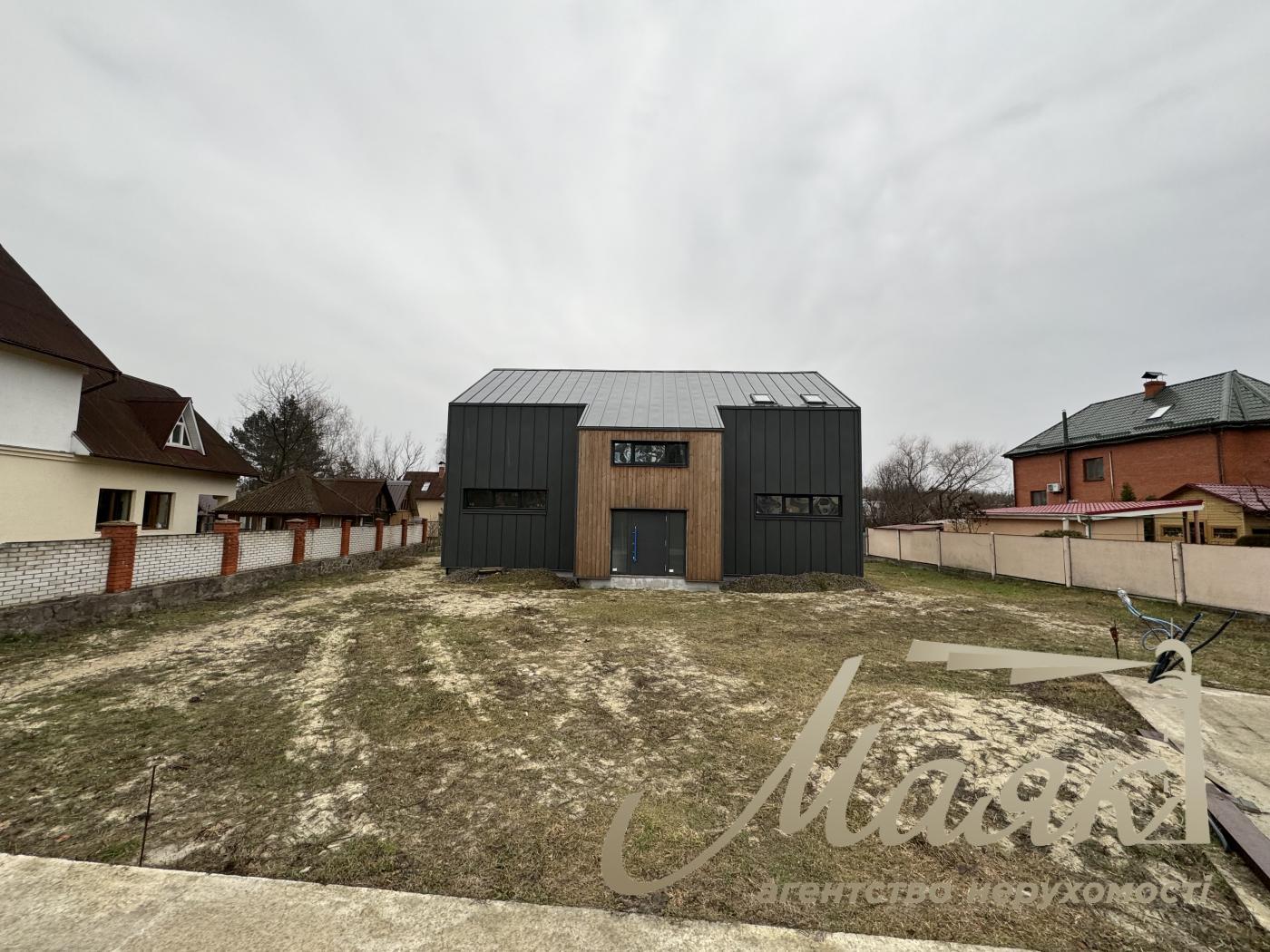 Продаж 2-поверхового будинку в Голосіївському районі Києва 252 м2, Чапаєвка, Лисоводна