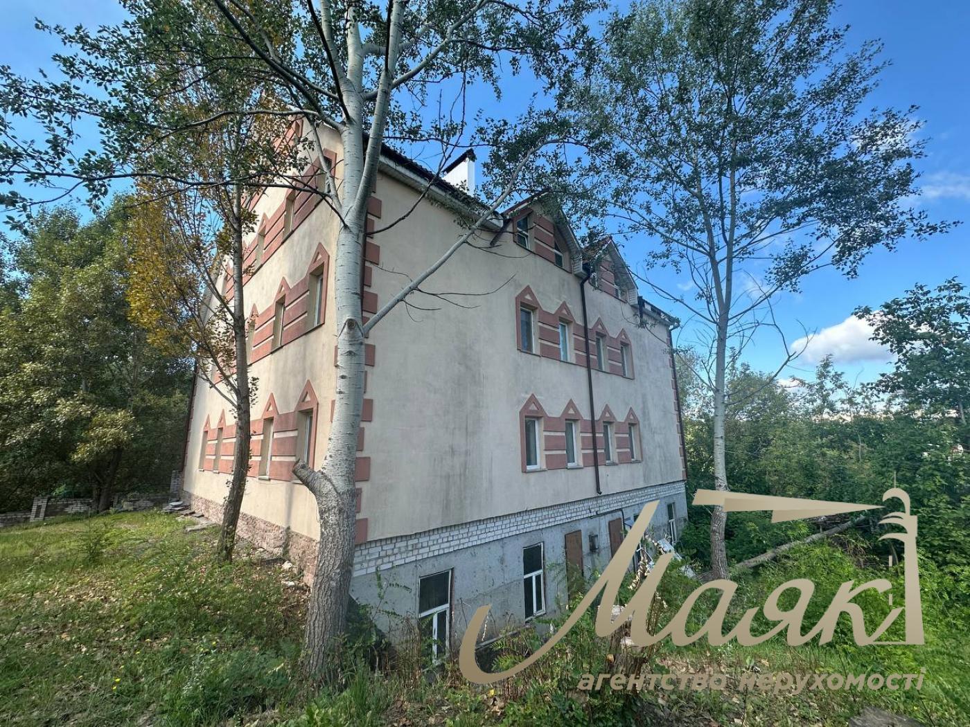 Продажа дома 1000м2 по ул.Ольжича 44, Шевченковский район.