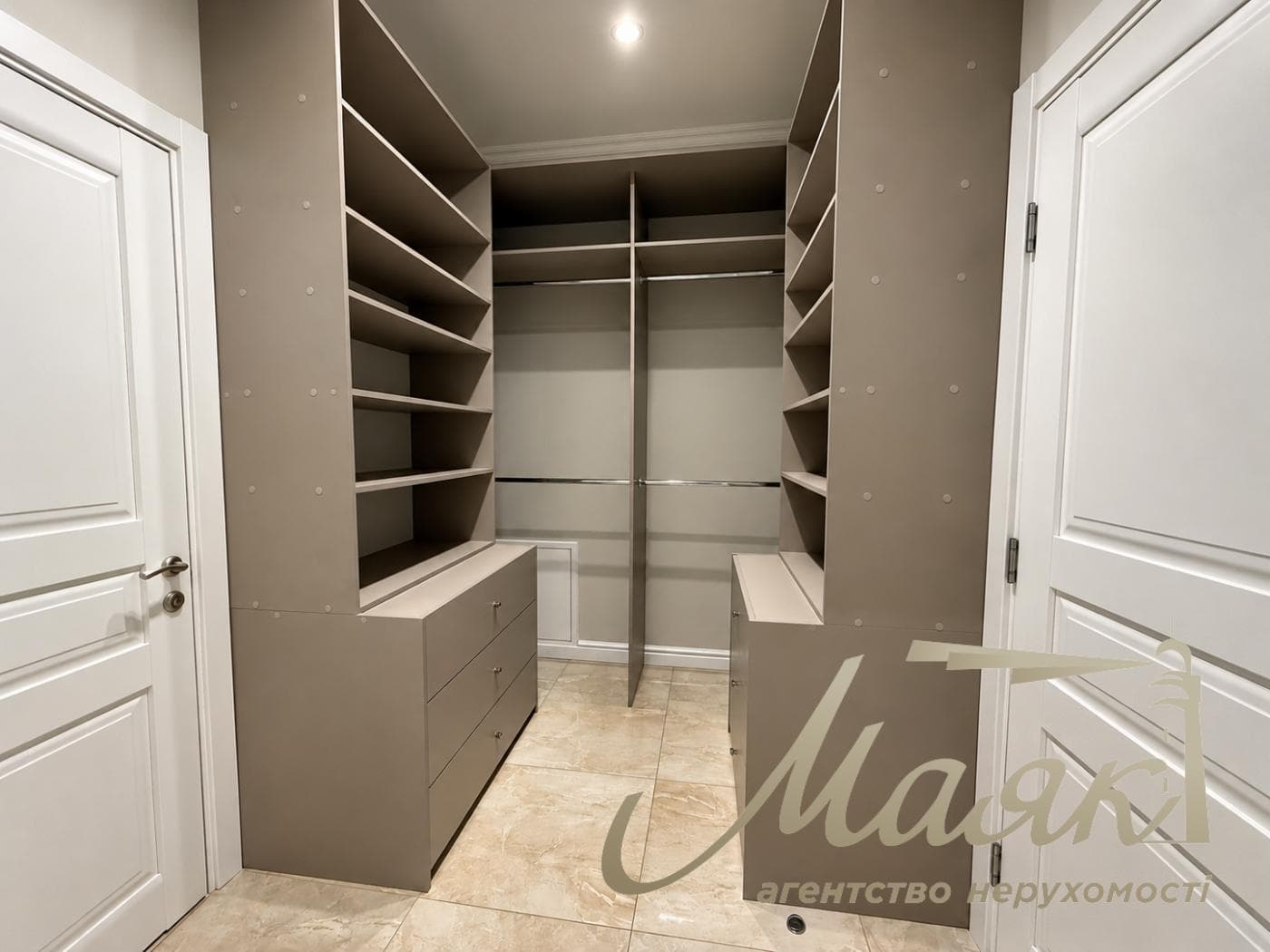 Продаж 3-кімнатної квартири з ремонтом, 150 м², у клубному будинку Botanic House (Ботанік Хаус), Печерськ, Болсуновська, 23