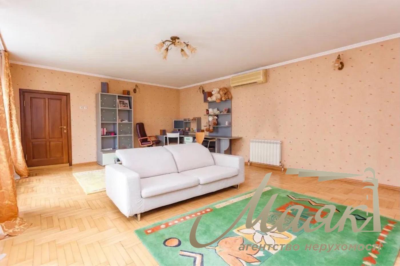 Sale of house for business 560 sq.m. 2 floors. Center. Solomyansky.