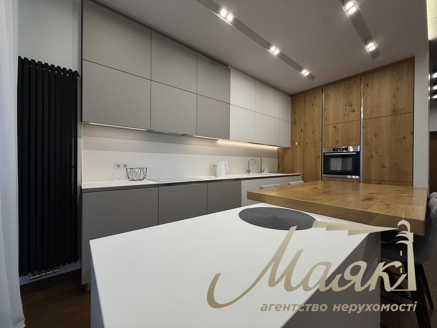 Rent 3-room apartment in LCD Novopecherskie Lipki str. Andriy Verkhoglyada (Mykhaila Dragomirov), 11-V
