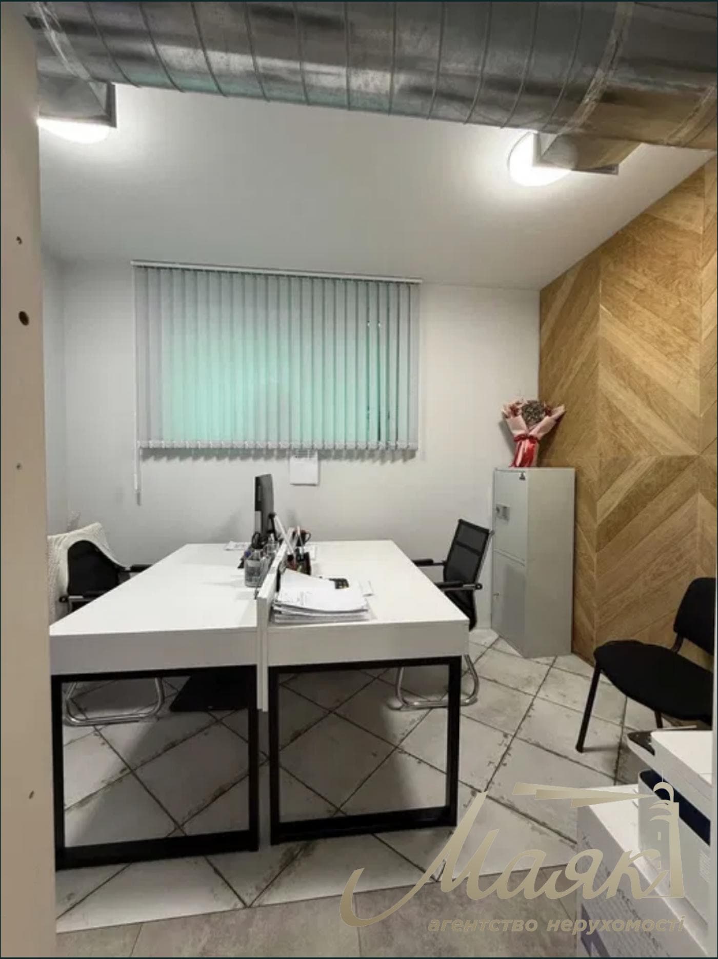 Фасадне цокольне приміщення (100 м²), провулок Коломийський, біля станції метро «Васильківська»