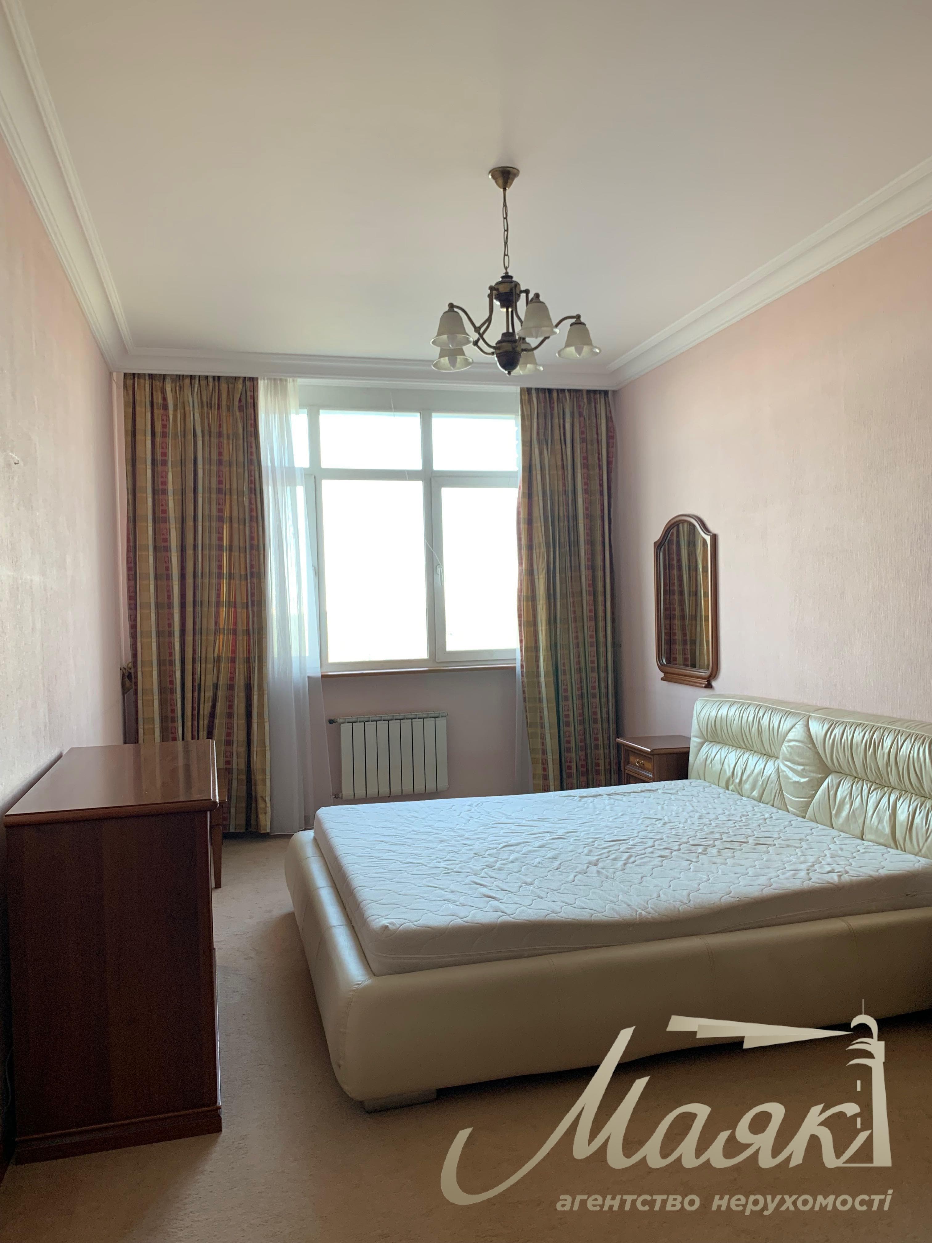 3-room apartment for rent at 12E Ivasyuka Ave., Obolonska Embankment.