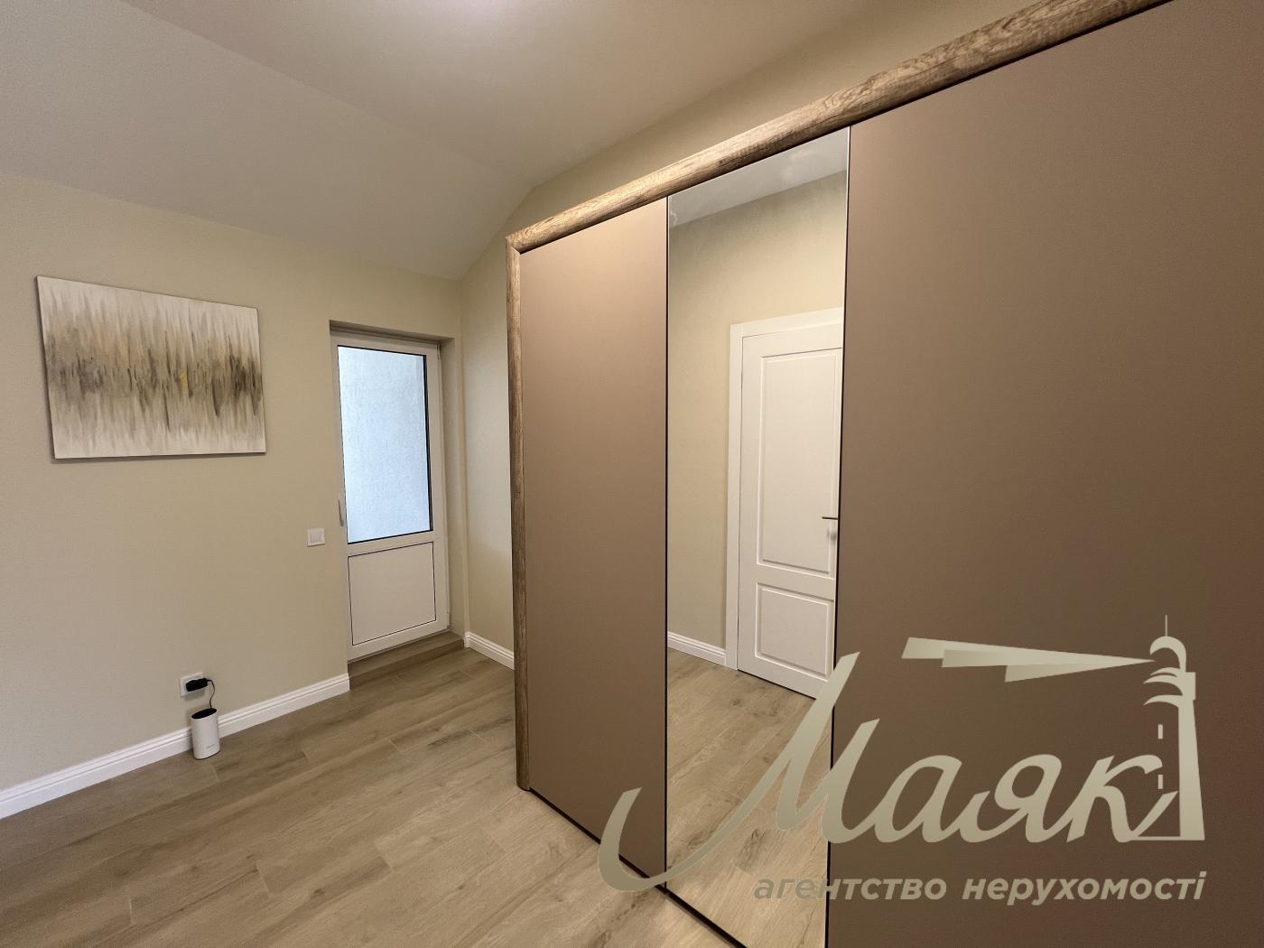 Rent 3-storey duplex 270m2, Kozin