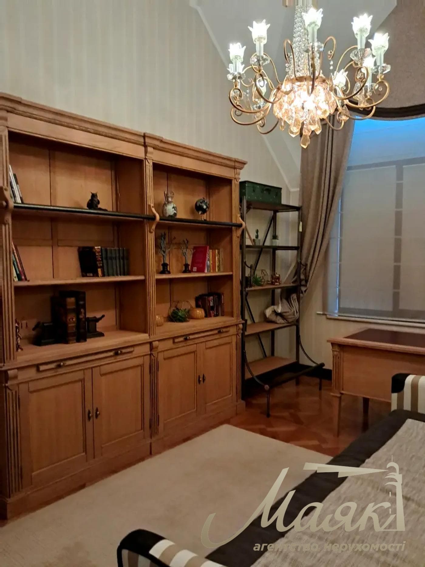 Оренда будинку/резиденції площею 420 м² у Старих Безрадичах, вул. Підгірна, перша здача, Обухівський напрямок, Київська область.