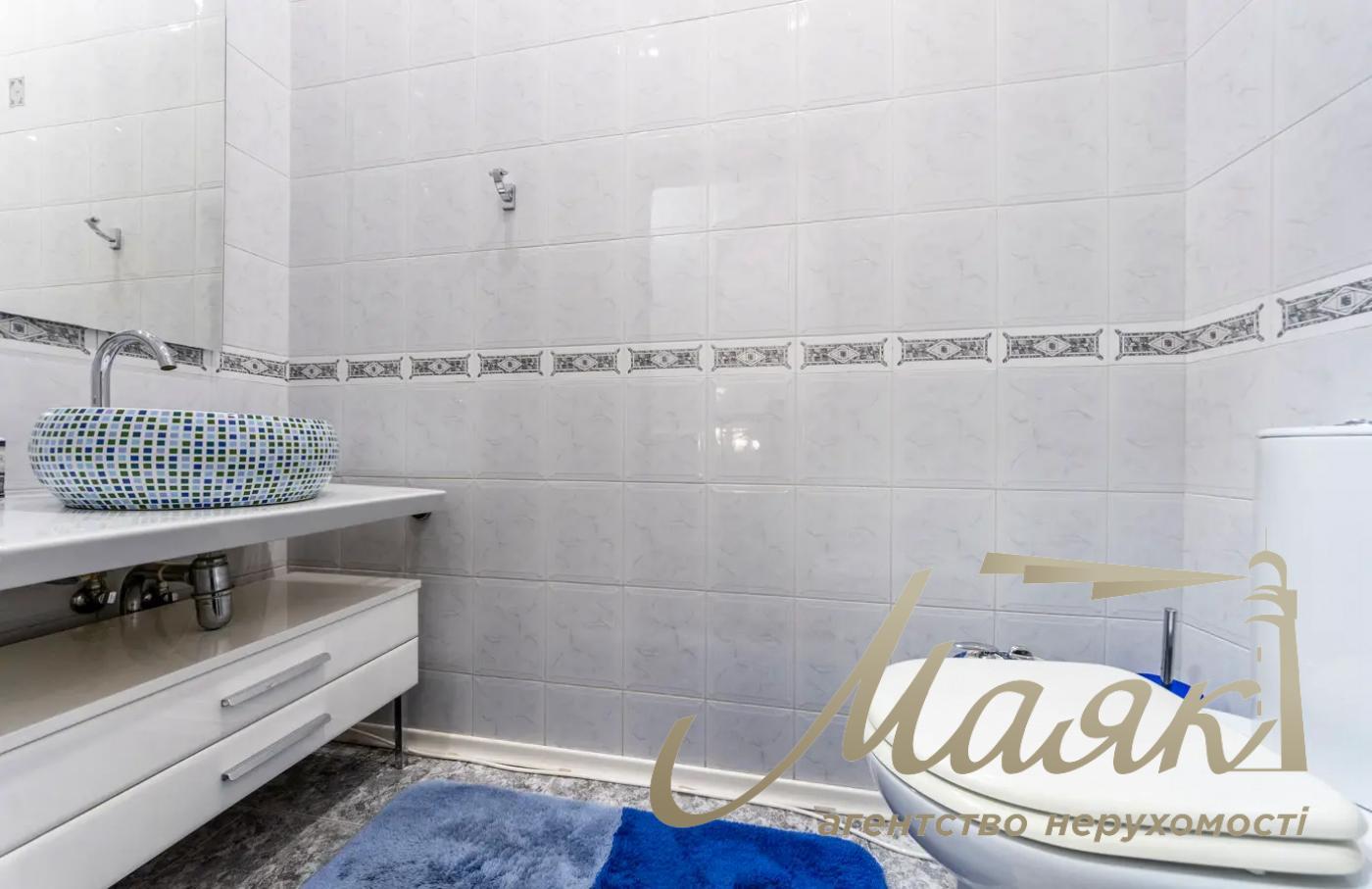 Продажа элитного дома 631м2 в Киеве, Голосеевский р-н, с.Вита-Литовская, пров. Залужный