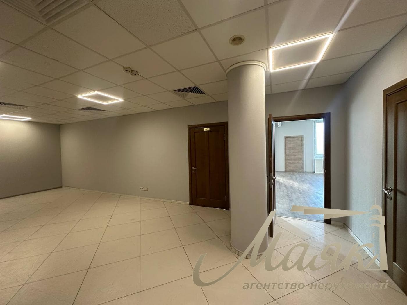 Оренда офісу площею 500 м² на провулку Крестовому, 2, Арсенальна.