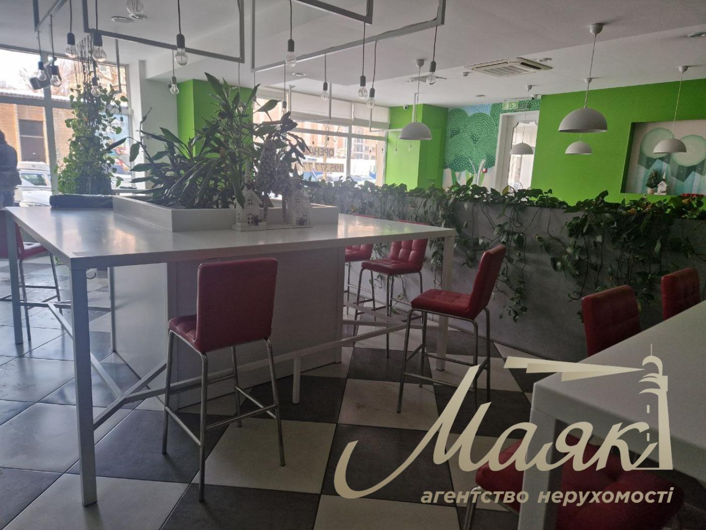 Rent a front room for a restaurant, store, cafe. Yaroslavskaya str., Podol, Kiev