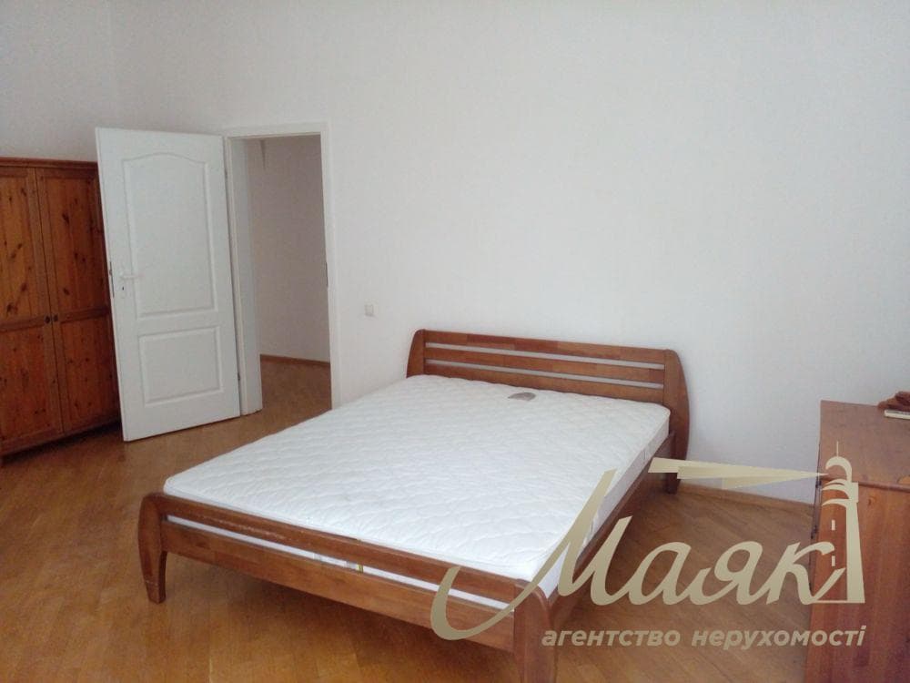 House for rent 300m2, Goloseevsky district, Kyiv, 3 minutes to the subway