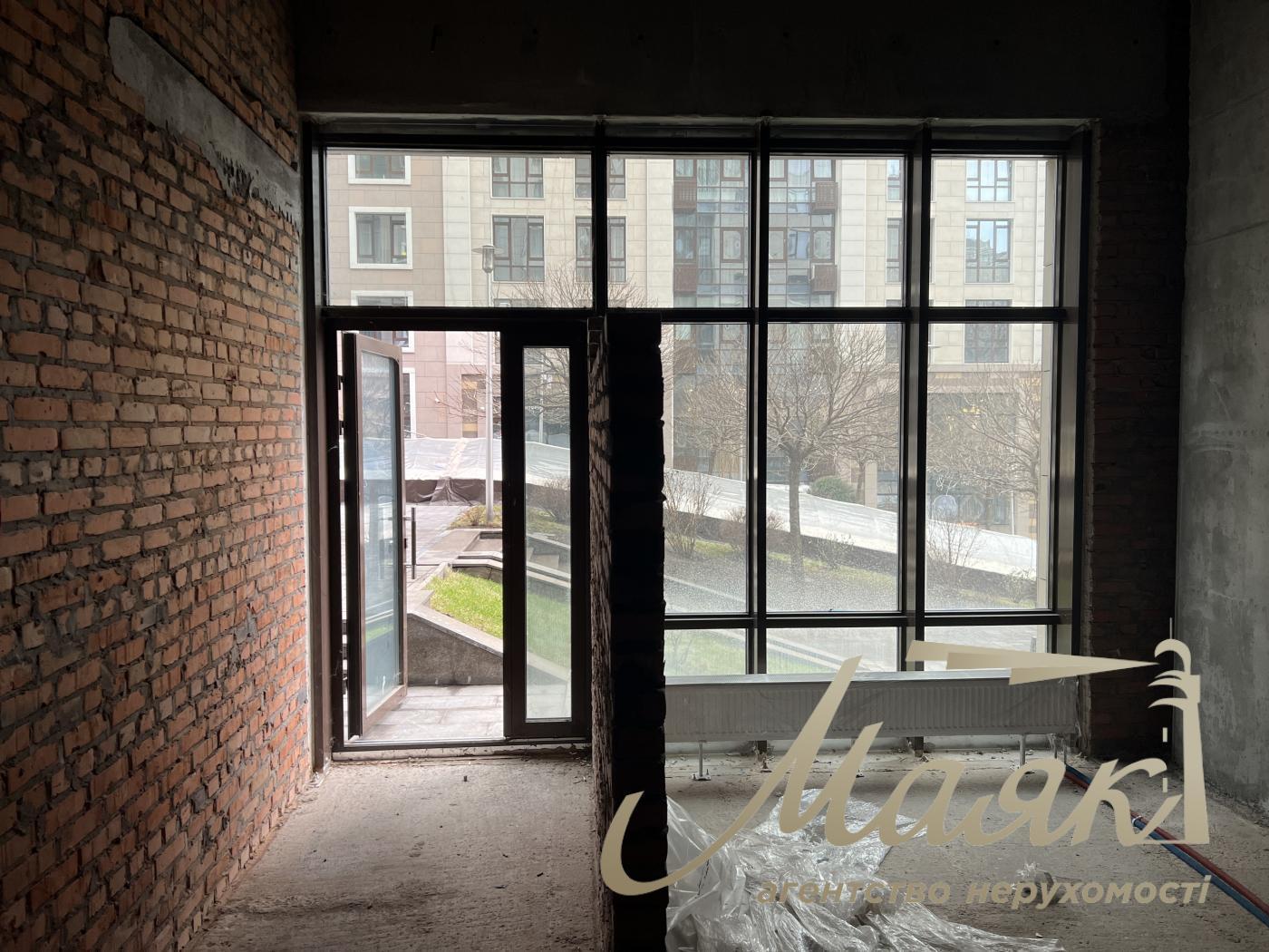 Продаж фасадного приміщення в ЖК Бульвар Фонтанів, вул Саперне Поле 3