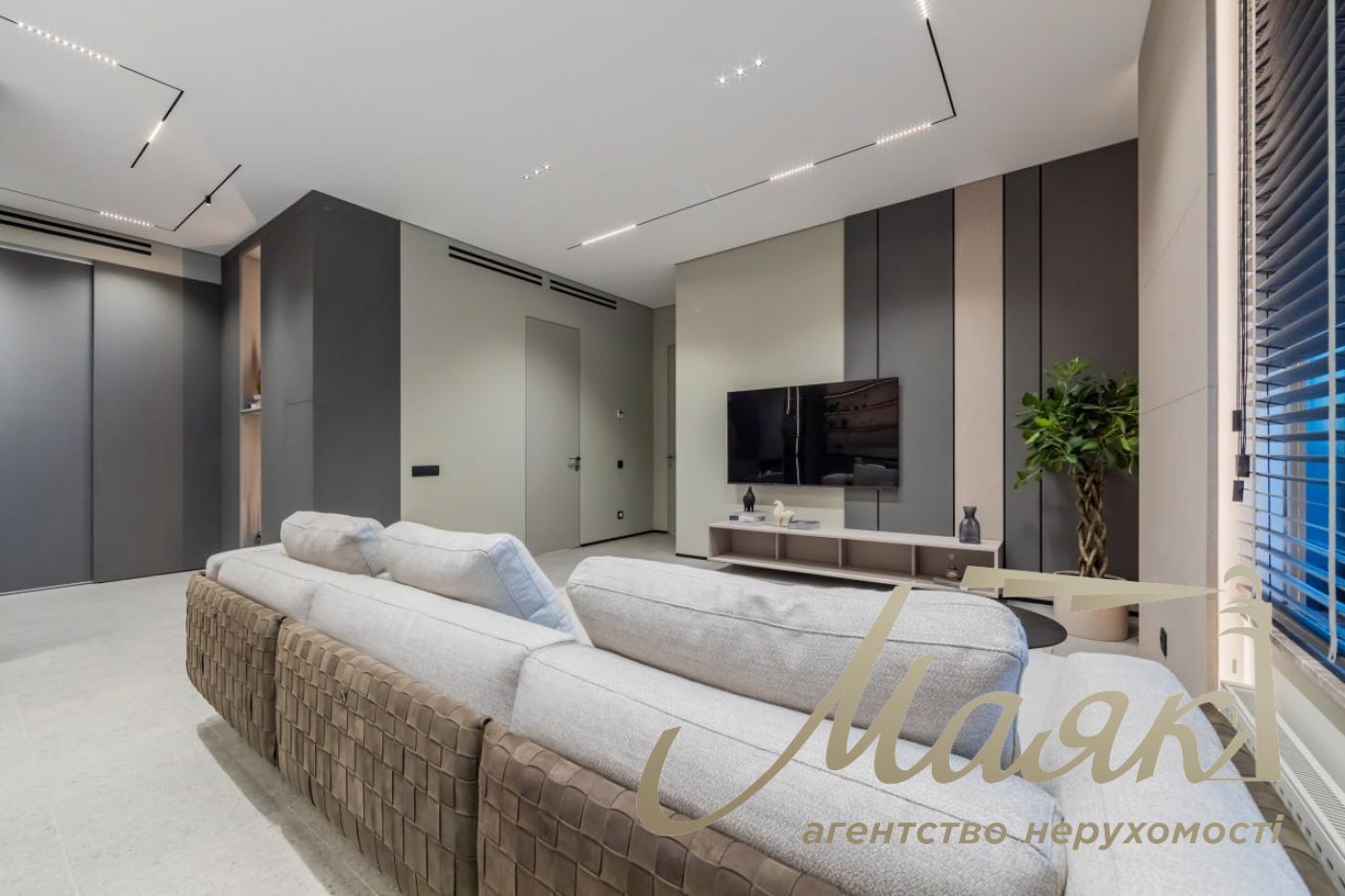 Продаж 3-кімнатної квартири 103м2 у ЖК "Новопечерські Липки", Драгомирова/Верхогляда 17Б, Печерськ, дизайнерський ремонт