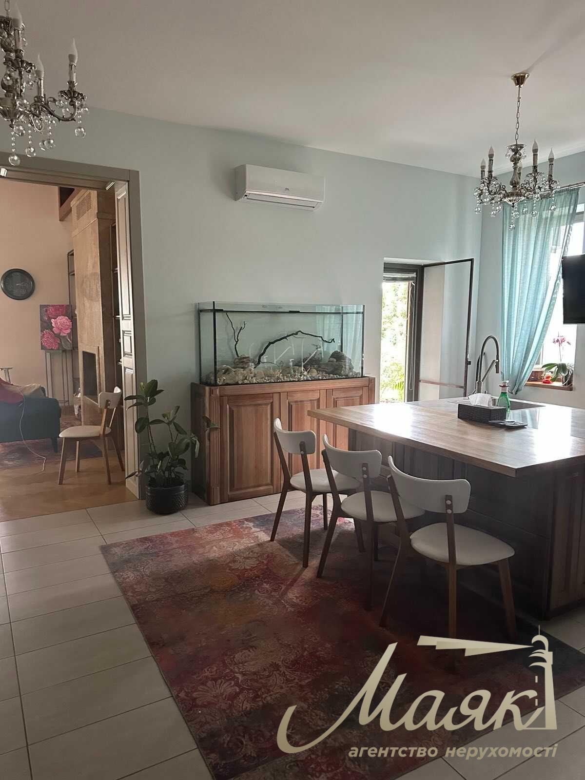 Продажа дома 245 м², 30 соток в Голосеевском районе (Конча-Заспа, хутор Мрыги)