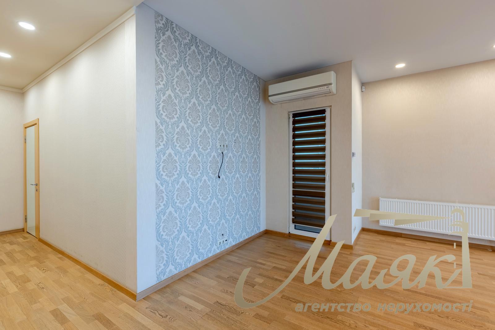 Продаж 4-кімнатної квартири в ЖК "Новопечерські Липки" Адреса: вул. О. Верхогляда (Драгомирова), 16, Печерський район.