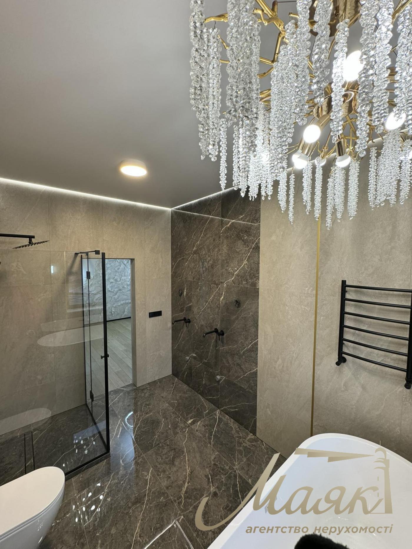 Продажа дома 286 м2  в с.Ходосовка КГ ВИТАГРАД