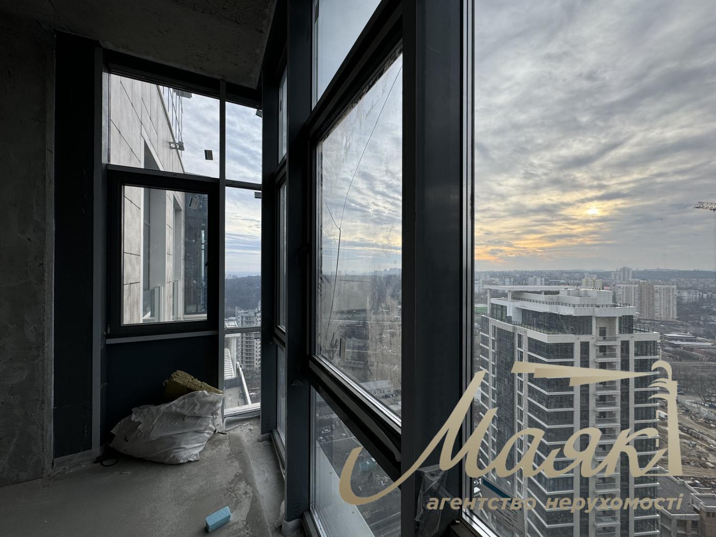 Sale of apartment/penthouse with view in residential complex Novopecherskie Lipki, Andreya Verkhoglyada street, Pechersky district, Kyiv