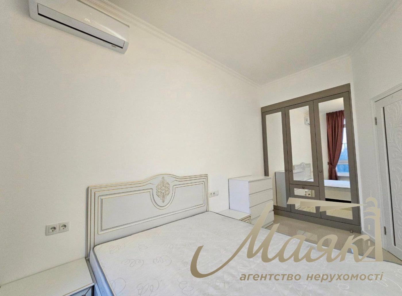 Sale of a 2-room apartment in residential complex 38 Zhemchuzhina.